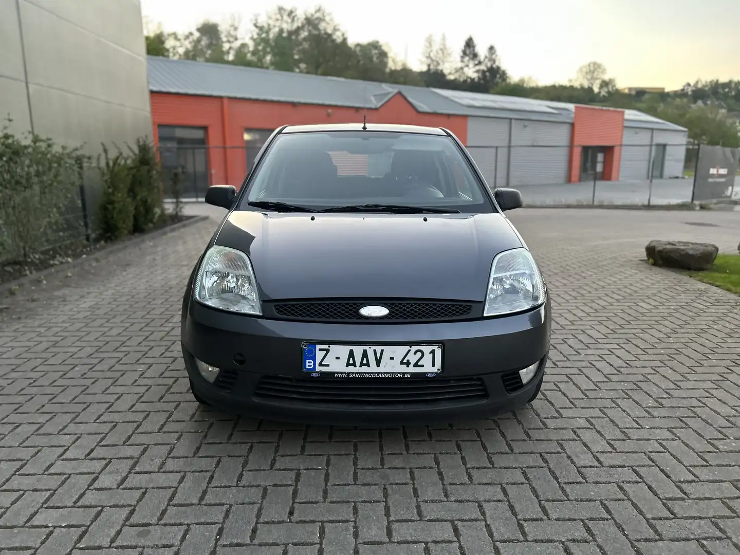 Ford Fiesta 1.3i prêt à immatriculer - 2