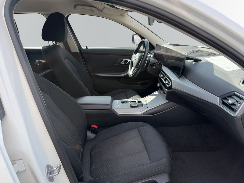 BMW 318 i Touring*Facelift*LC Prof*DAB*Head Up* — photo 11
