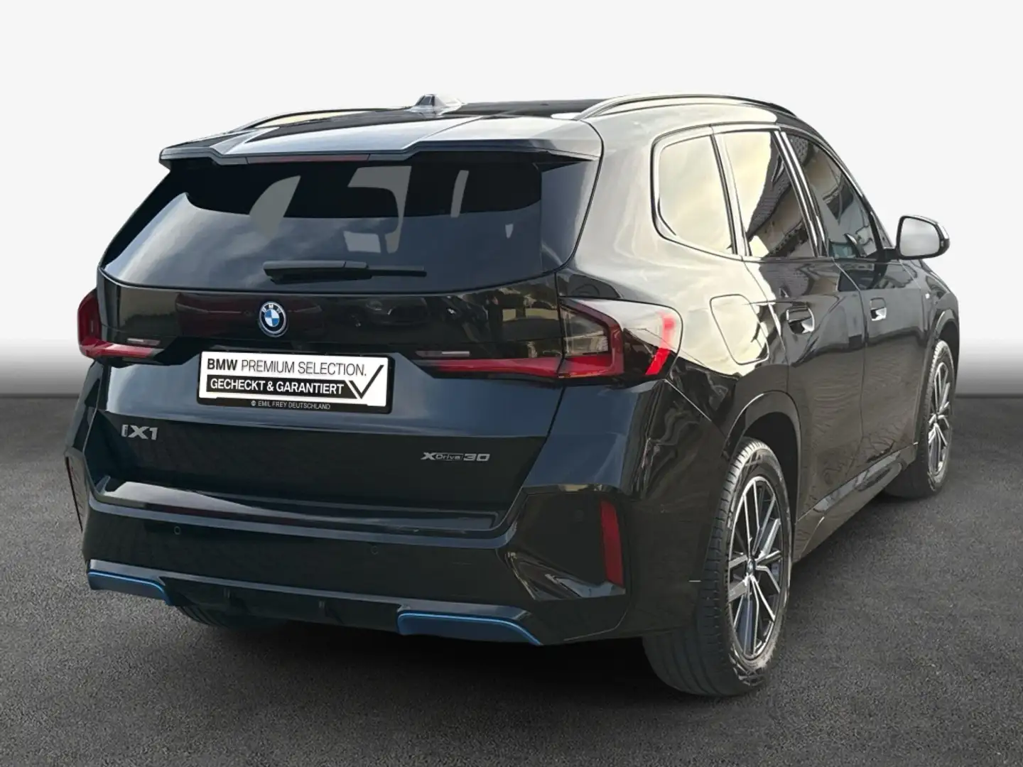 BMW iX1 xDrive30 M Sportpaket LED* AHK* SHZ* Schwarz - 2
