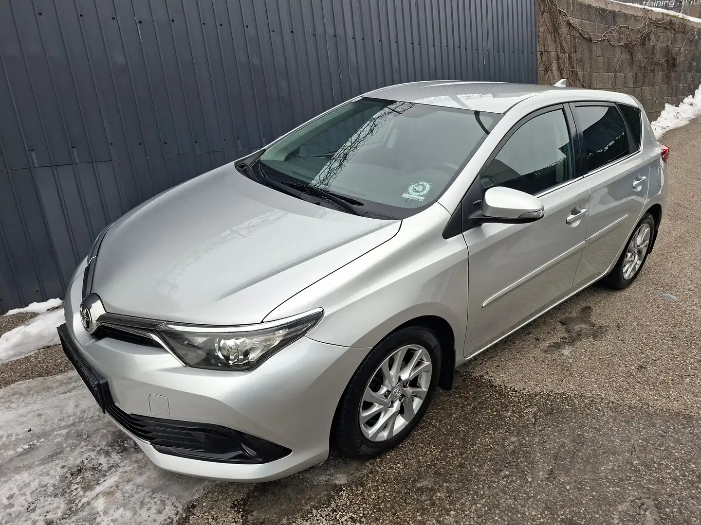 Toyota Auris Edition 45 Silber - 1