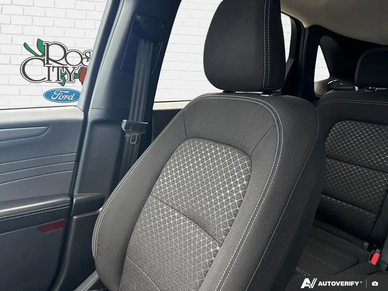 Ford Escape снимка Ford Escape