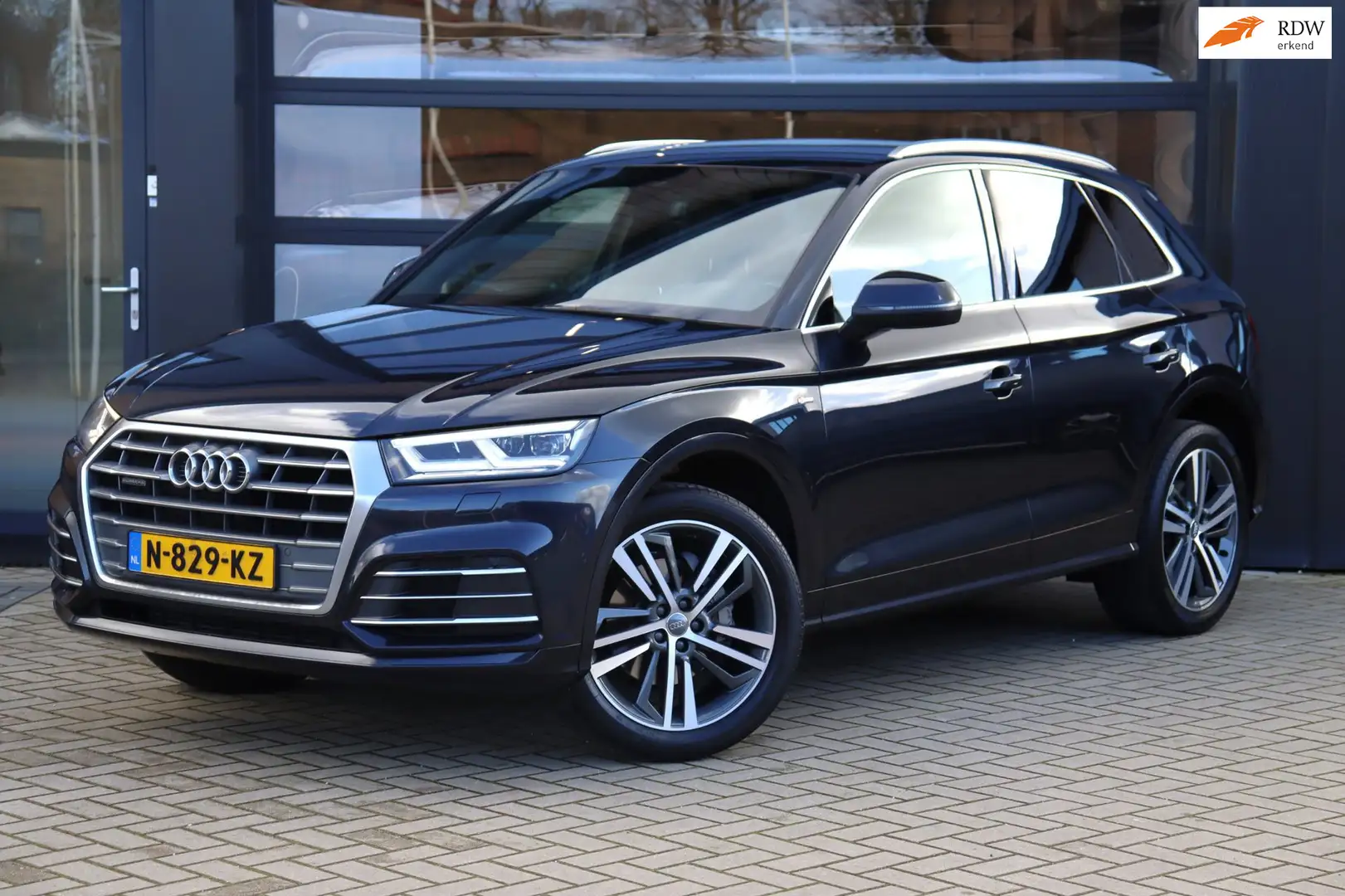 Audi Q5 2.0 TFSI quattro Sport S Line Black Edition | S-Li Blau - 1