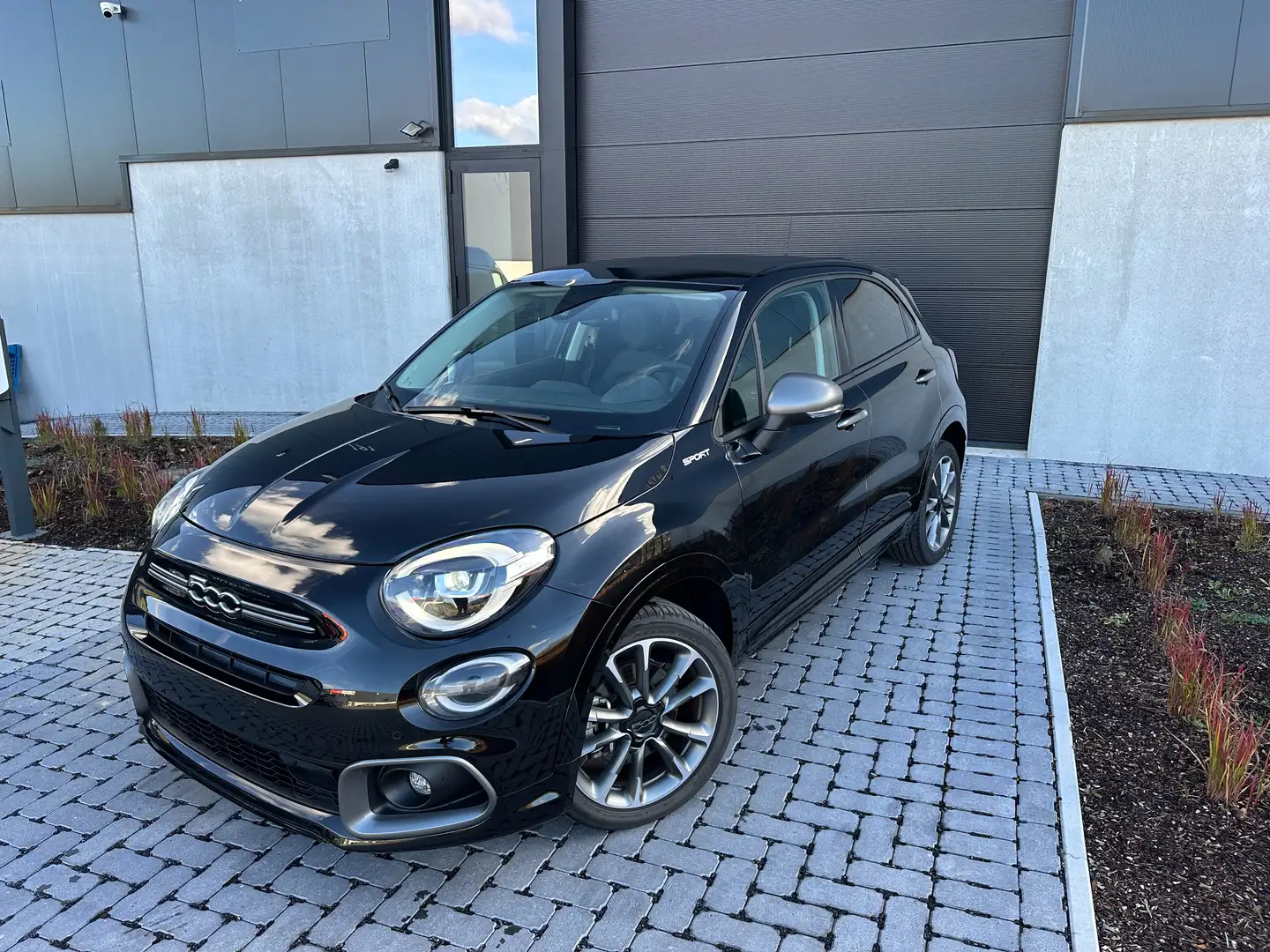 Fiat 500X 1.5 Dolcevita Sport Hybrid -OpenDak CarPlay Camera Zwart - 2