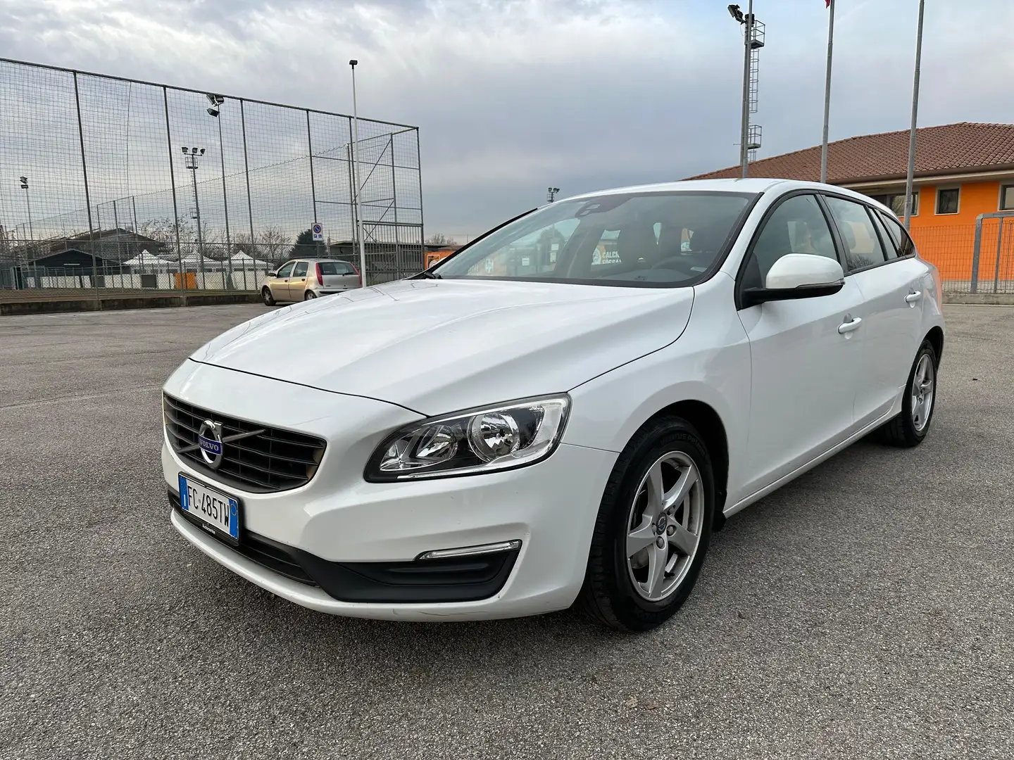 Volvo V60 V60 I 2014 2.0 d3 Summum geartronic Bianco - 1