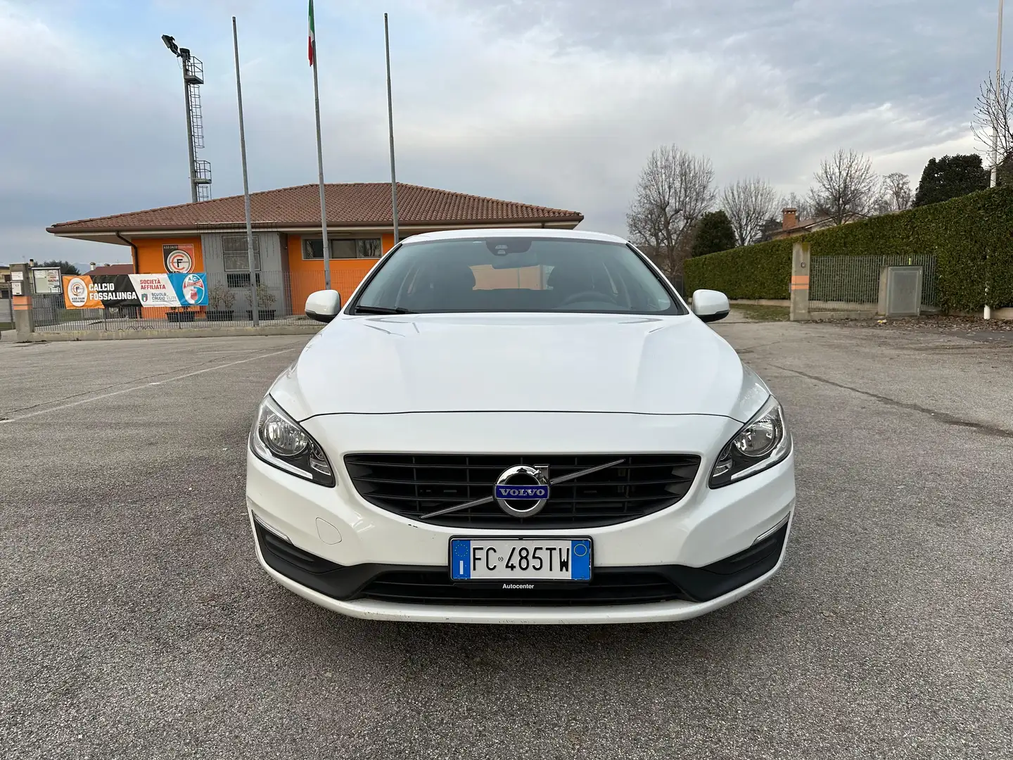Volvo V60 V60 I 2014 2.0 d3 Summum geartronic Bianco - 2