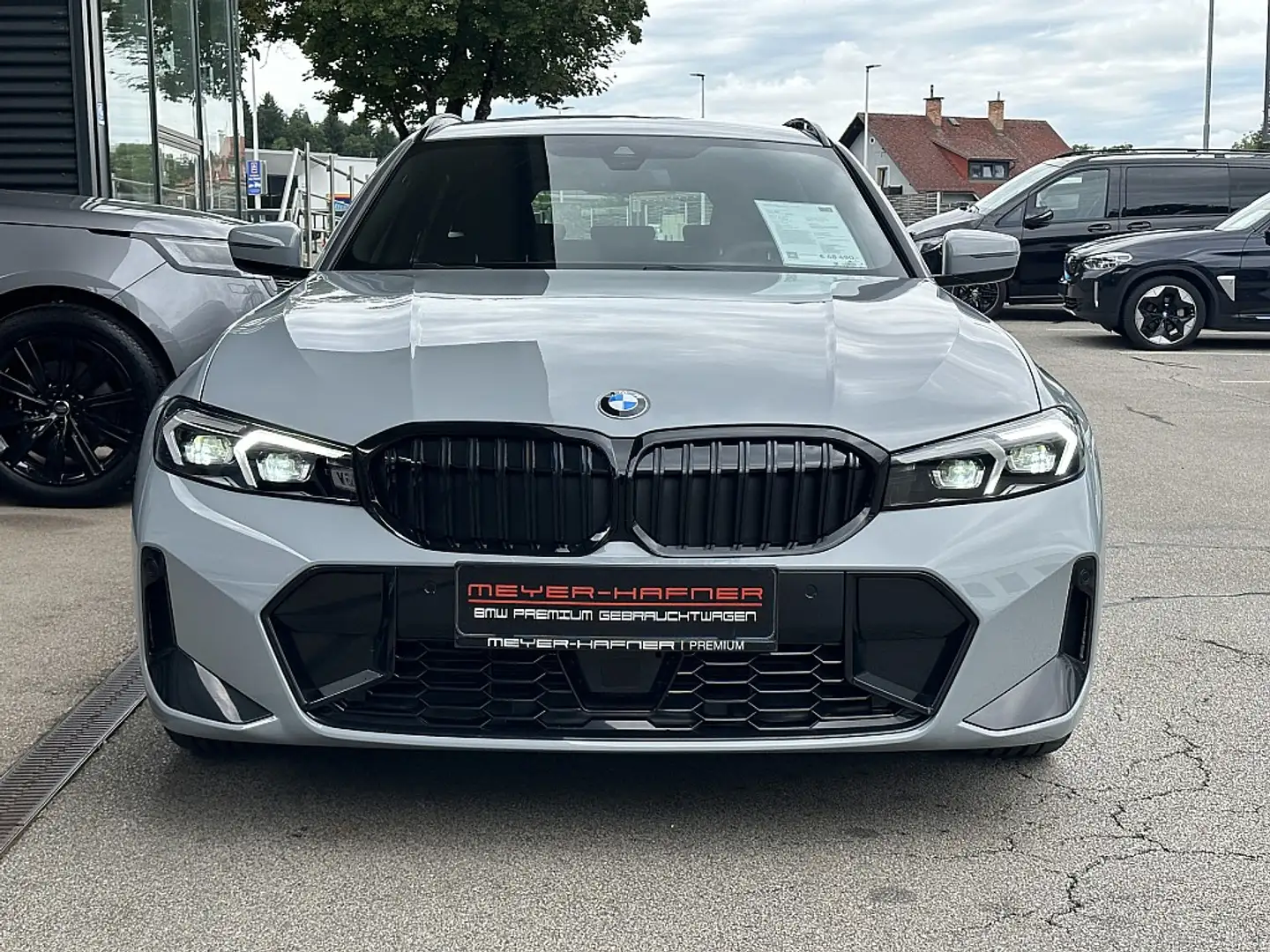 BMW 330 i xDrive Touring M-Paket Aut. Grau - 2