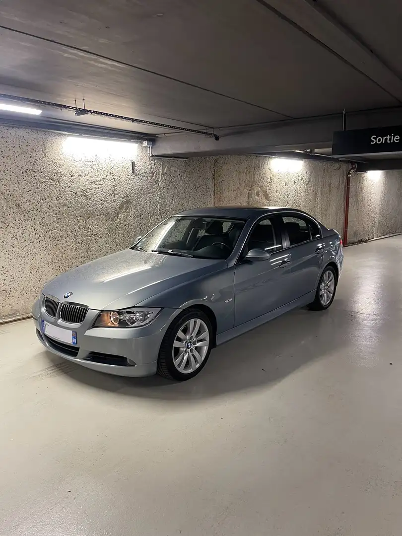 BMW 325 325i 218ch Confort - 1