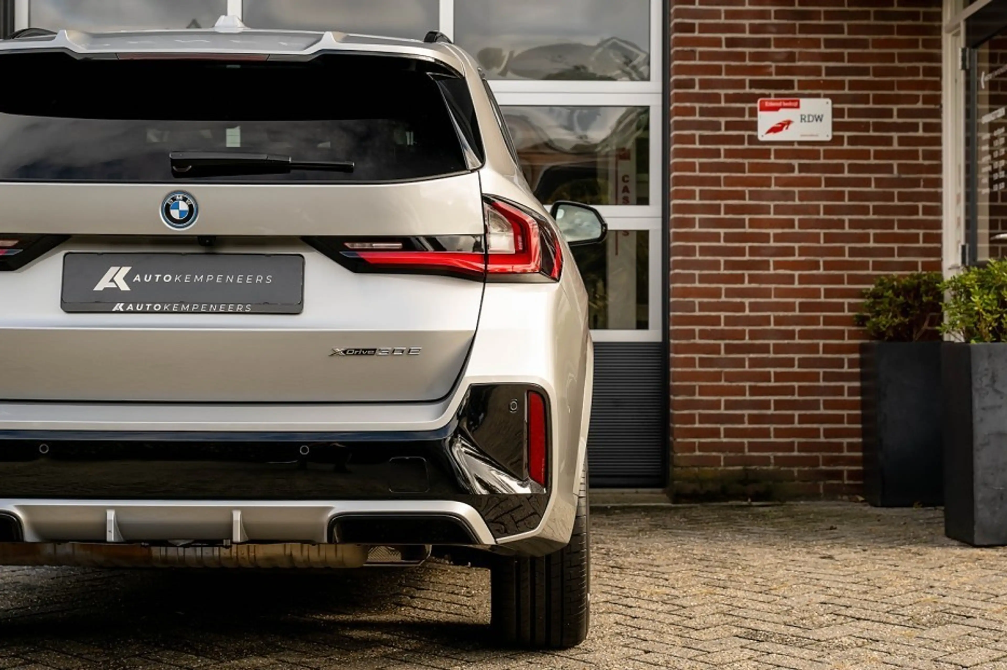 BMW X1 30e xDrive M Sport Pro | Panorama | Trekhaak | ACC — photo 2
