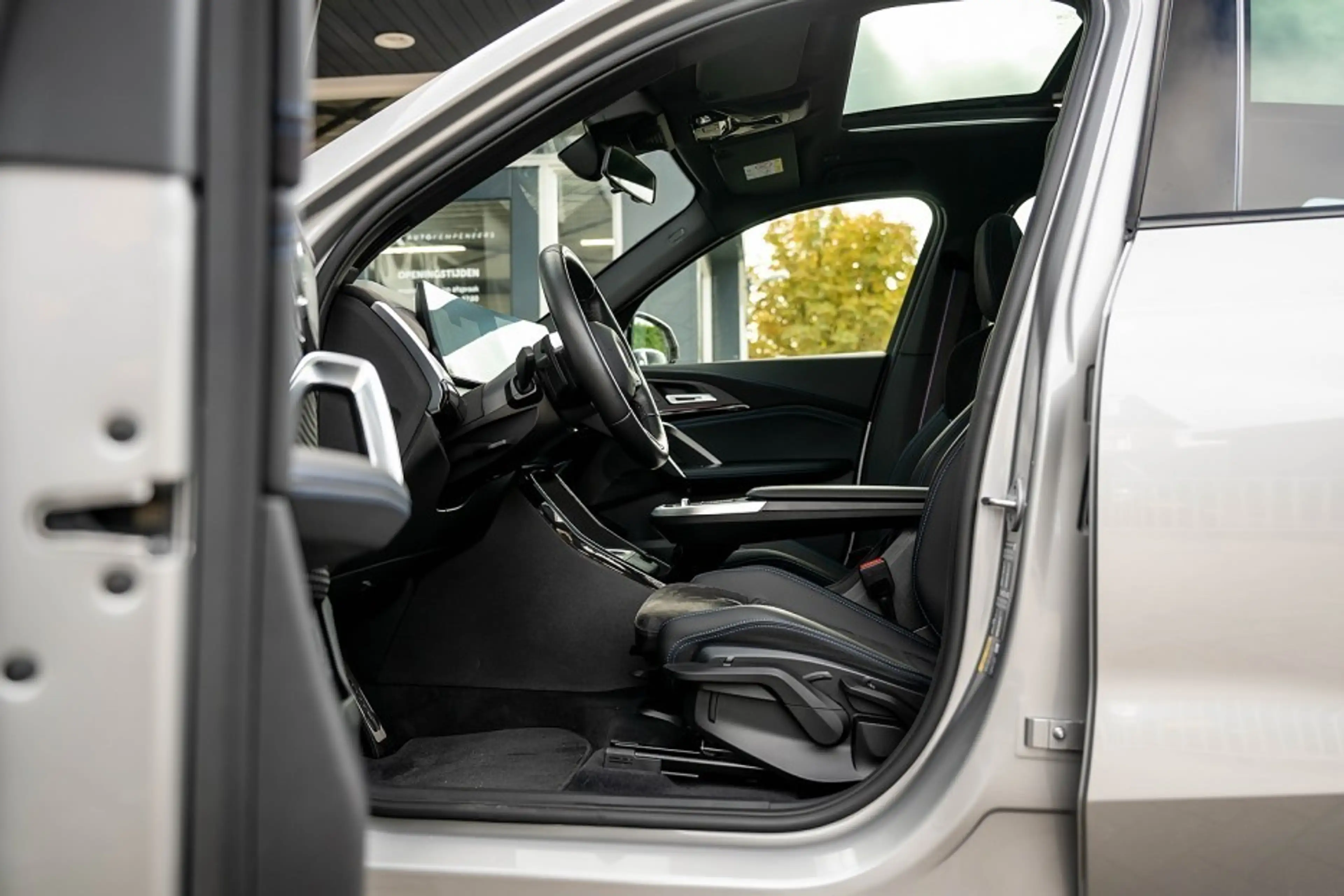 BMW X1 30e xDrive M Sport Pro | Panorama | Trekhaak | ACC — photo 11