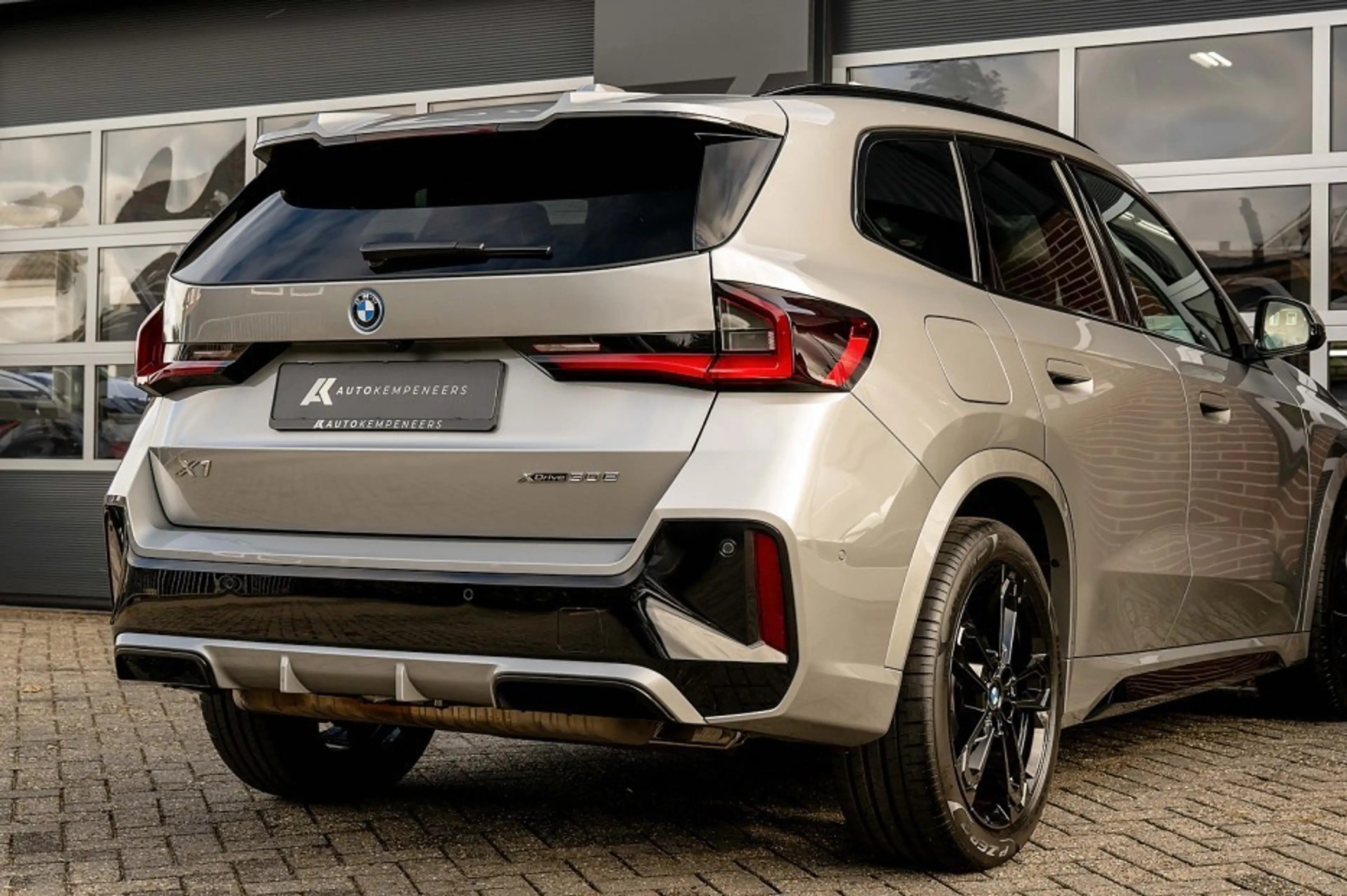 BMW X1 30e xDrive M Sport Pro | Panorama | Trekhaak | ACC — photo 3