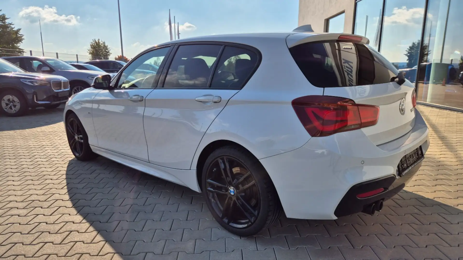 BMW 120 i 5-Türer ///M-Sport/LED/Navi/Sitzheiz/Lordose Weiß - 2