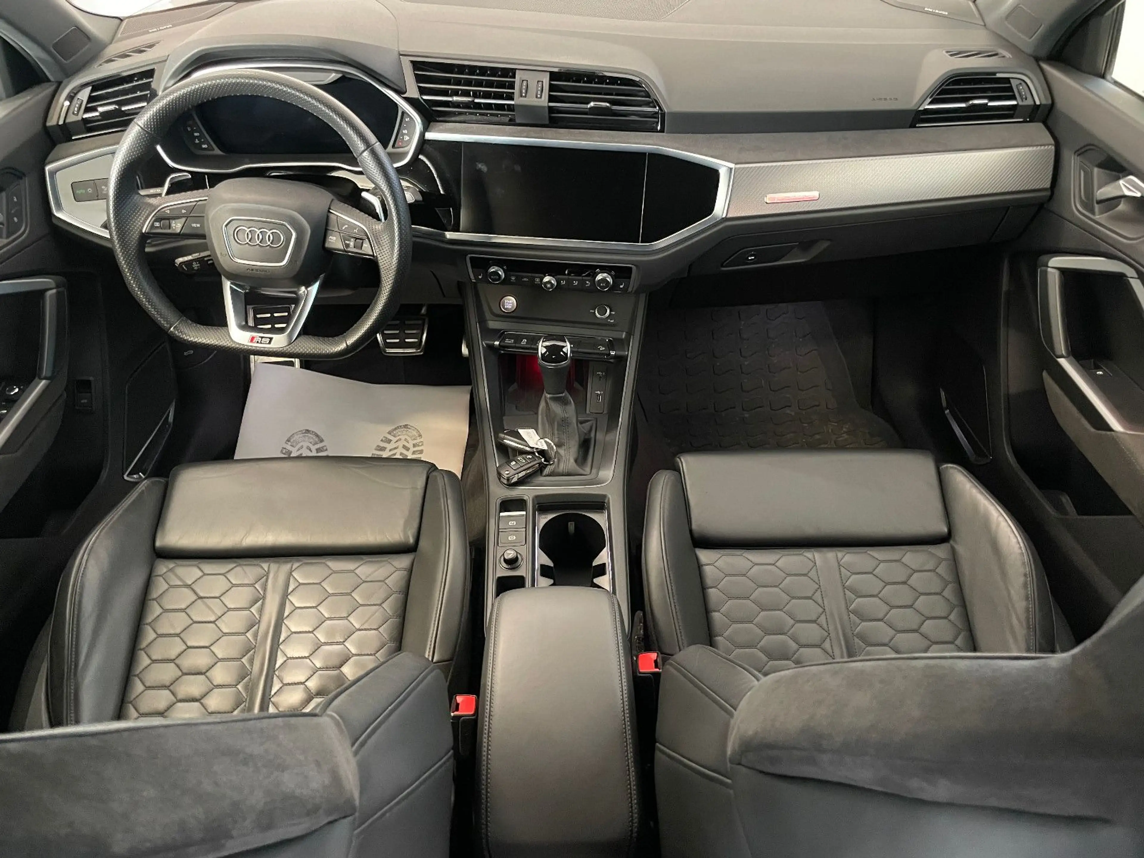 Audi RS Q3 2.5 TFSI quattro — photo 8