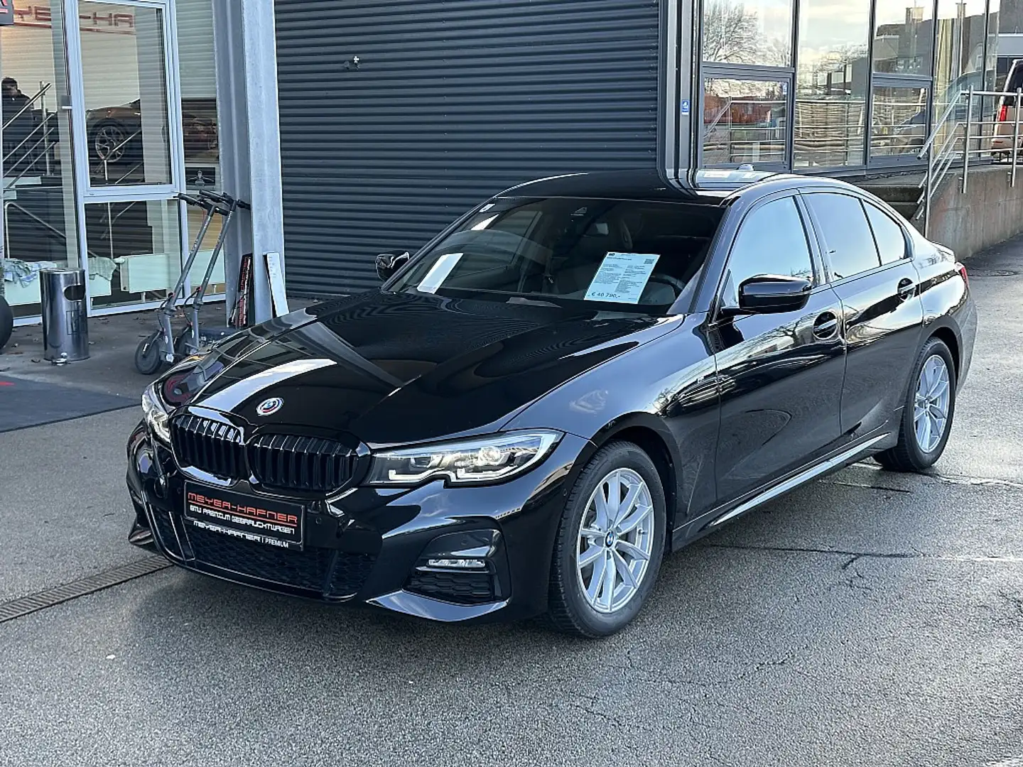 BMW 318 d M-Paket Aut. Schwarz - 1