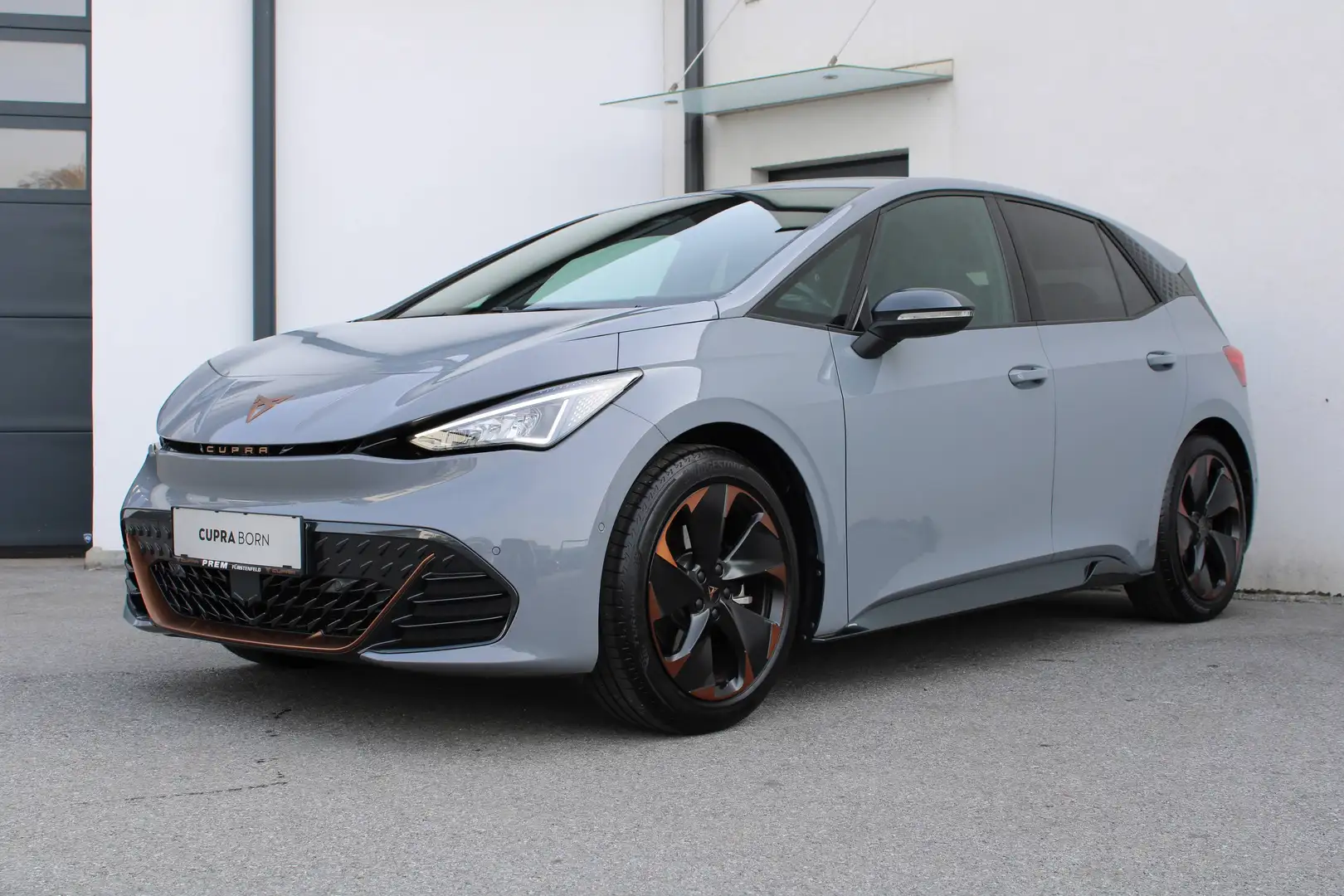 CUPRA Born 58 150kW/204PS mit MEGAAUSSTATTUNG aus 1. Besitz! Grau - 2