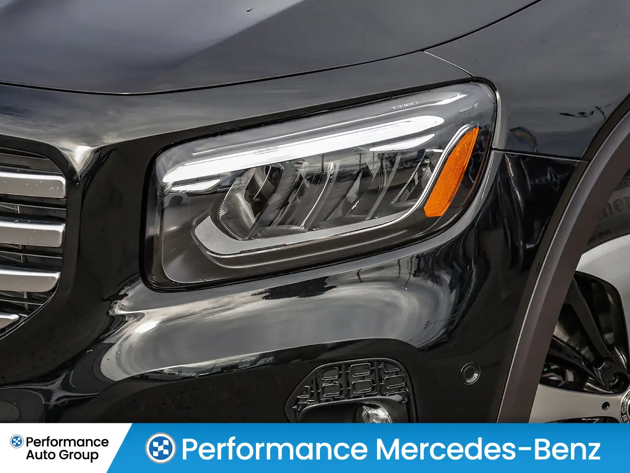 Mercedes-Benz GLB снимка Mercedes-Benz GLB