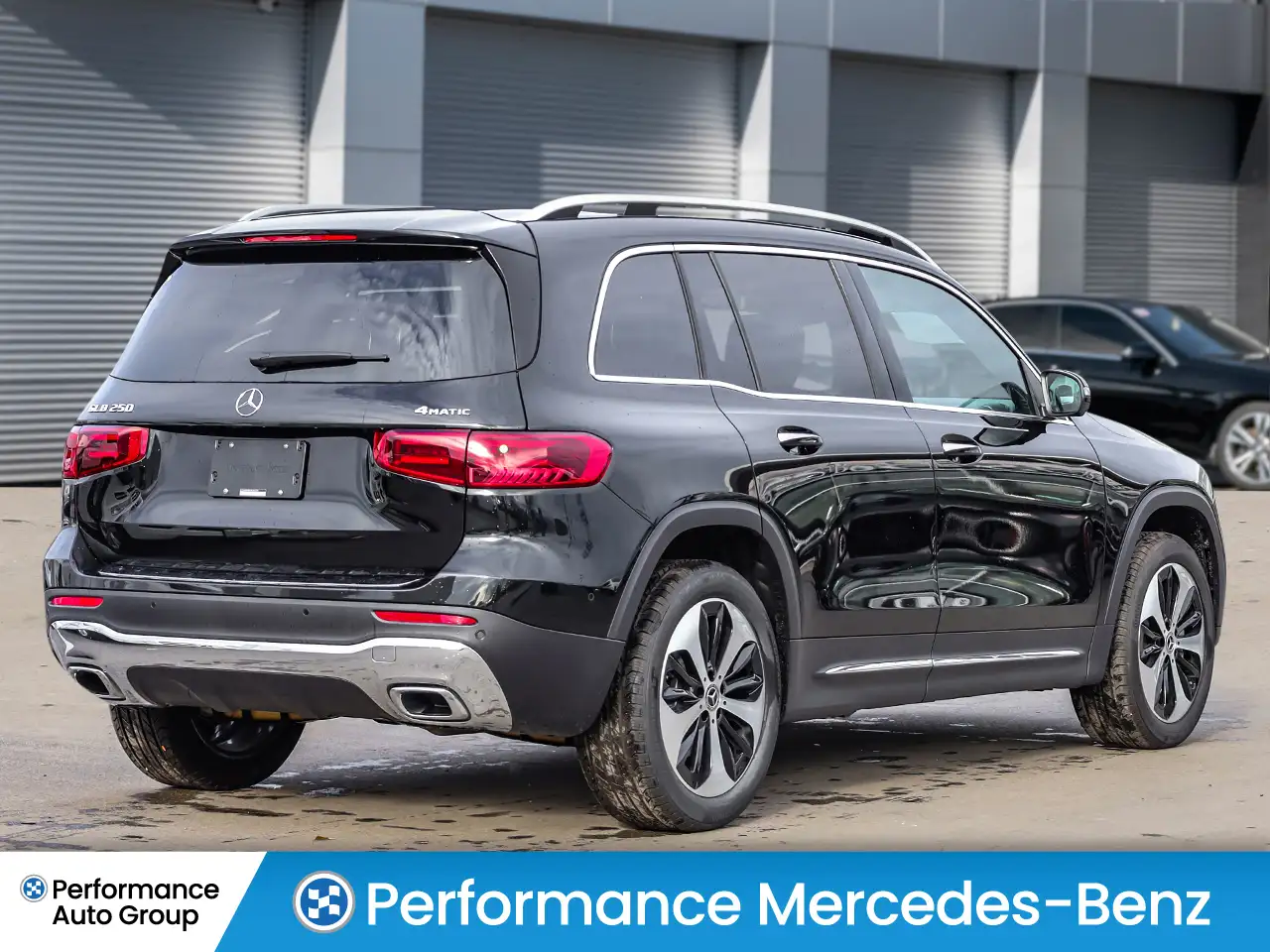 Mercedes-Benz GLB снимка Mercedes-Benz GLB