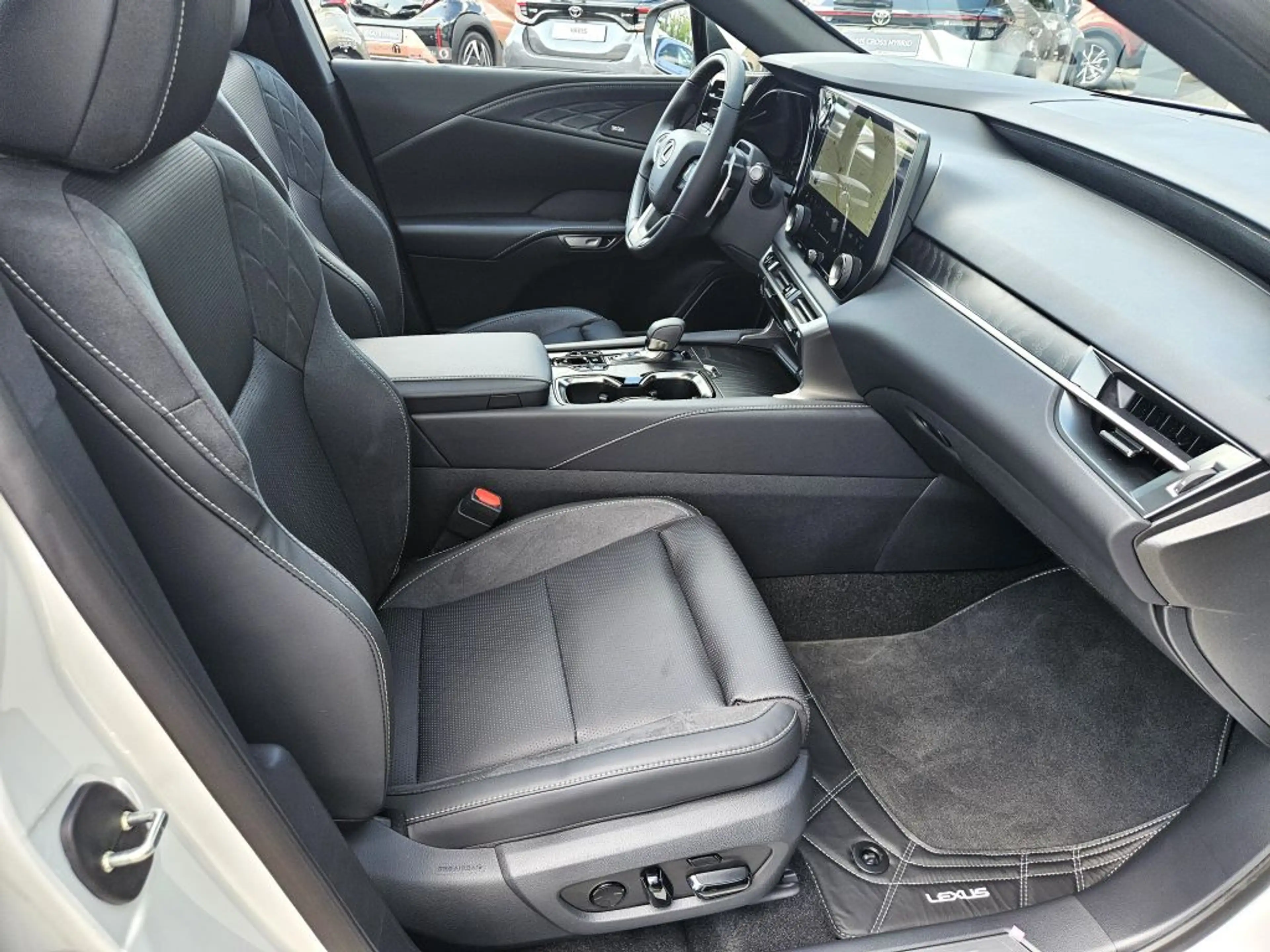 Lexus RX 450h 450h+ (Plug-in-Hybrid) Luxury*Panorama-Glasdach* — photo 13