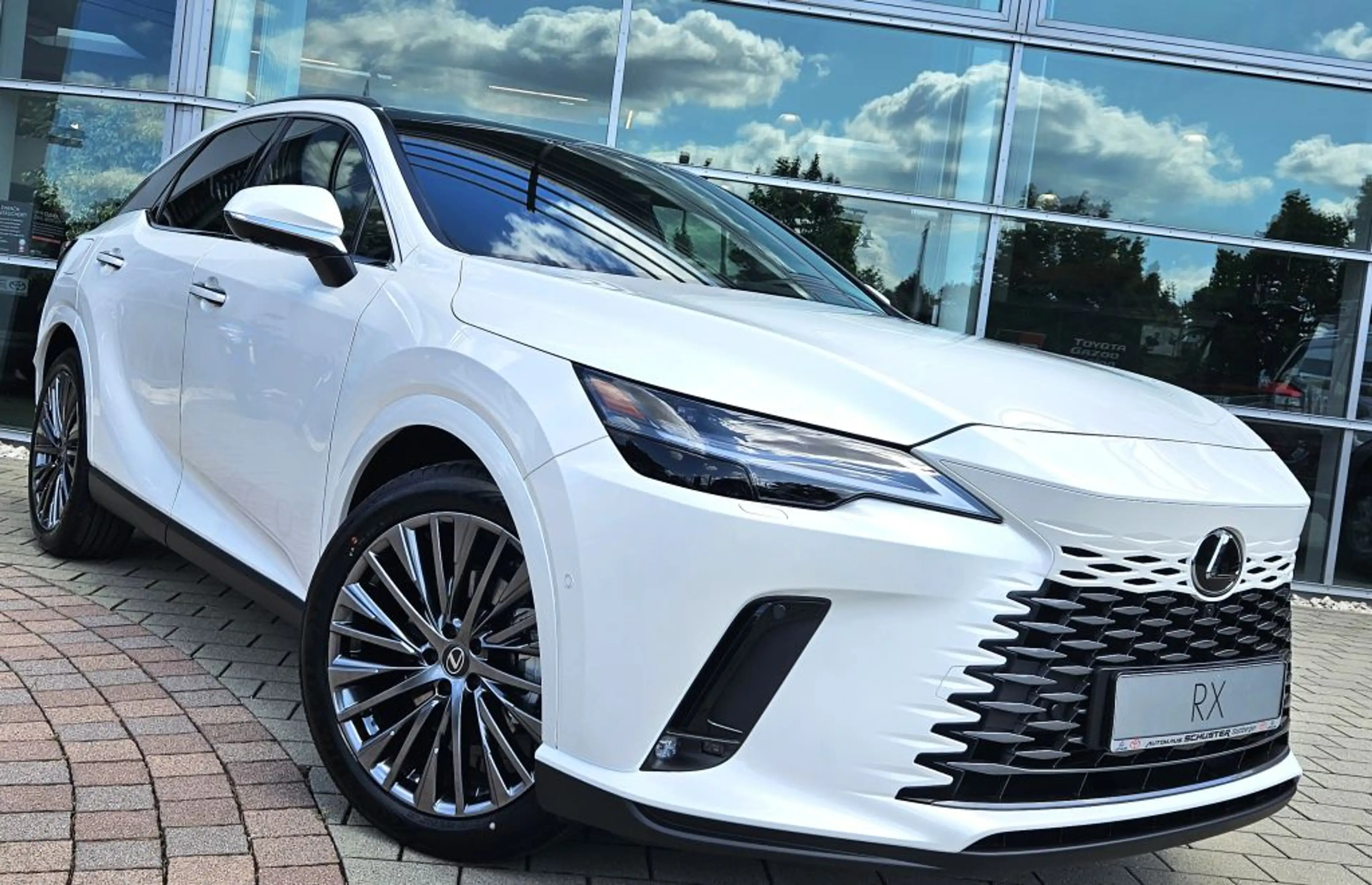 Lexus RX 450h 450h+ (Plug-in-Hybrid) Luxury*Panorama-Glasdach* — photo 2