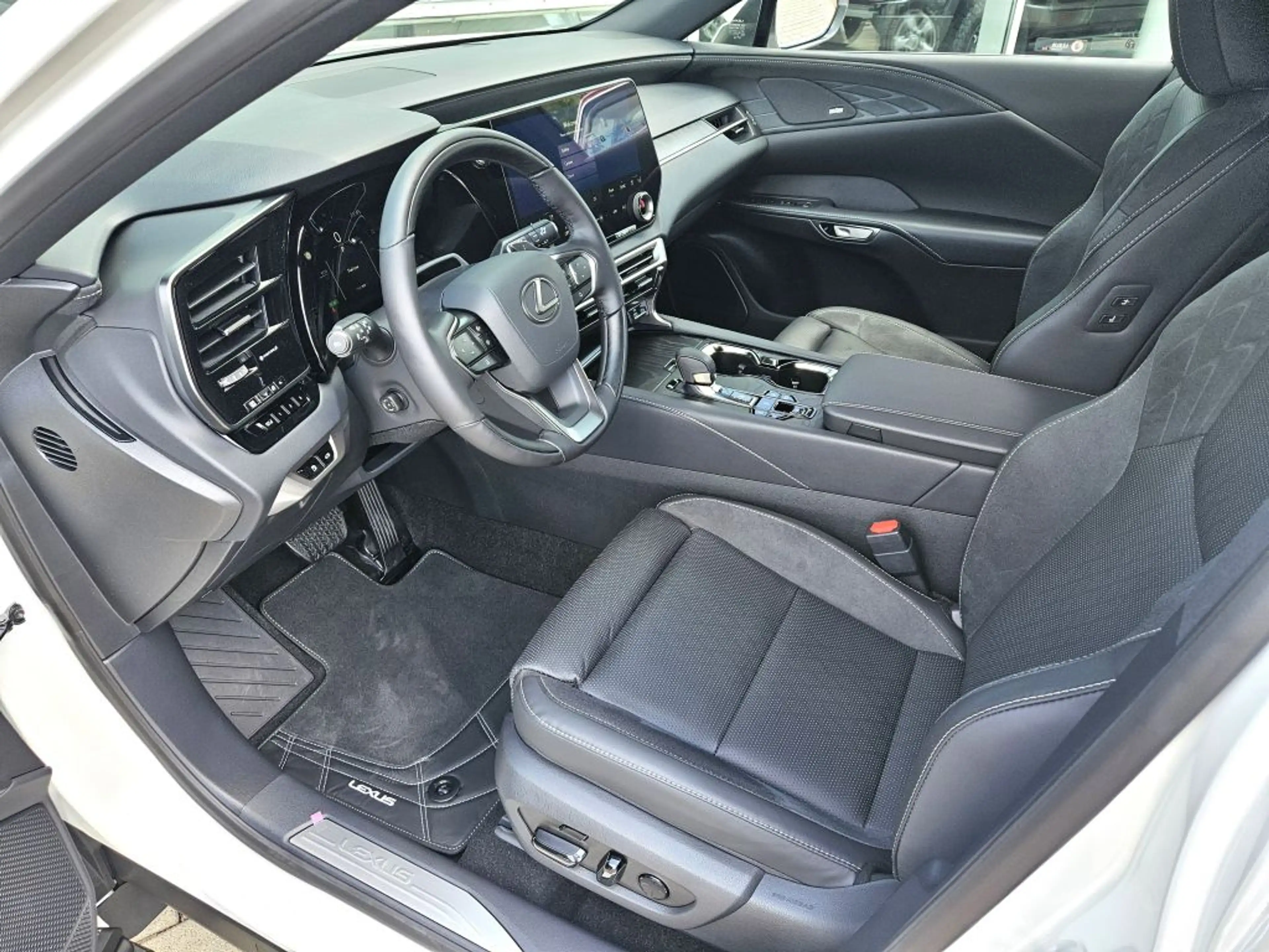 Lexus RX 450h 450h+ (Plug-in-Hybrid) Luxury*Panorama-Glasdach* — photo 5