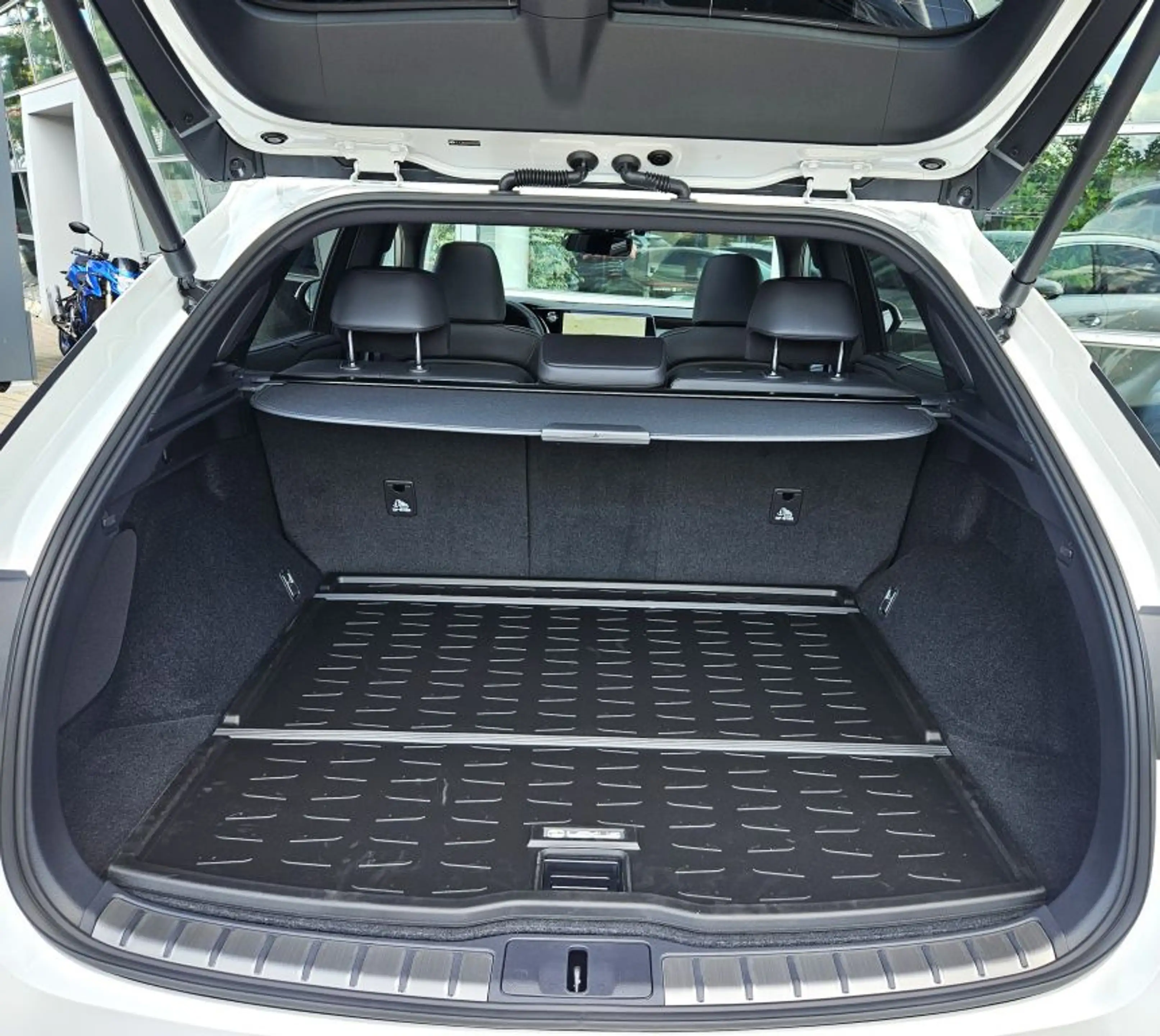 Lexus RX 450h 450h+ (Plug-in-Hybrid) Luxury*Panorama-Glasdach* — photo 11
