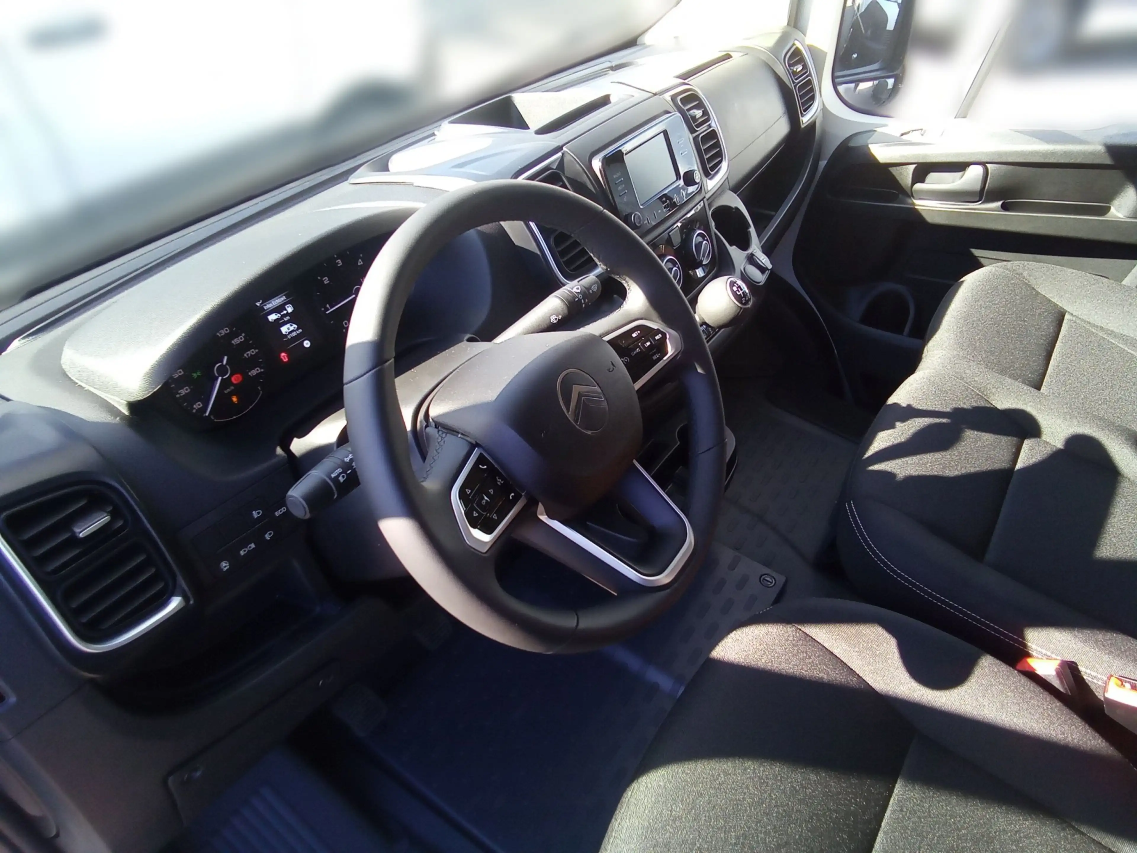 Citroen Jumper 33 L3H2 BlueHDi 140 — photo 9