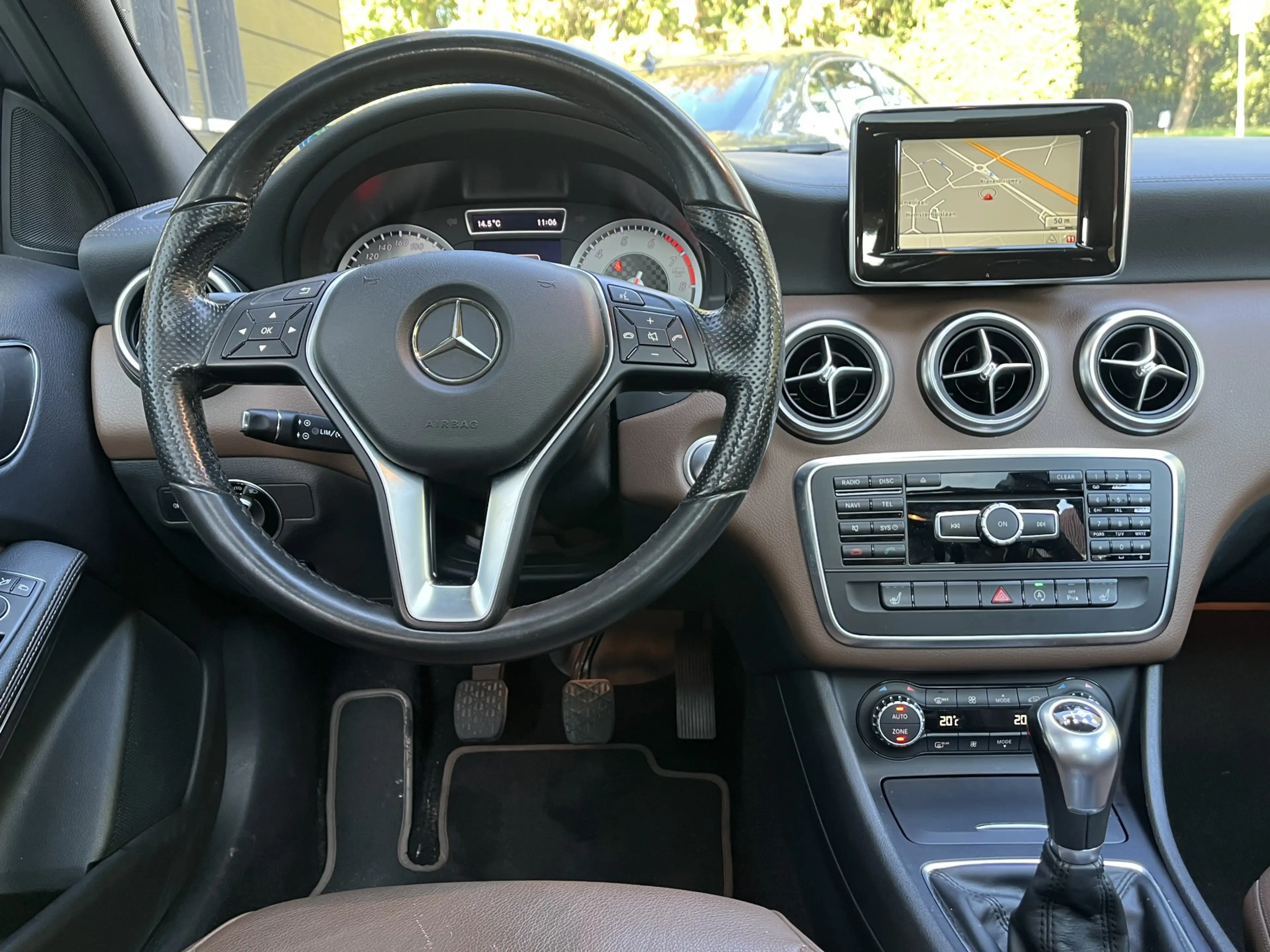 Mercedes-Benz A 180 Prestige 4U3 Ecc/Audio/Navi/Leer/Pano — photo 6