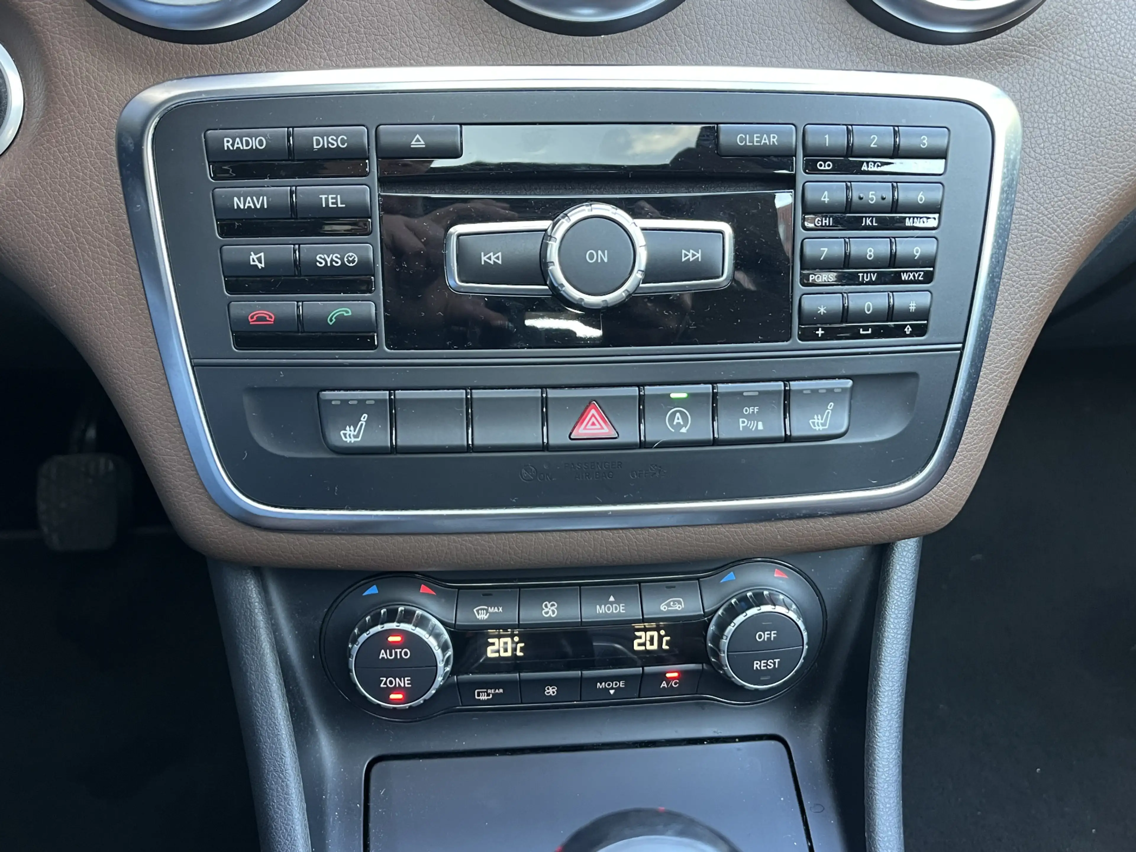 Mercedes-Benz A 180 Prestige 4U3 Ecc/Audio/Navi/Leer/Pano — photo 9