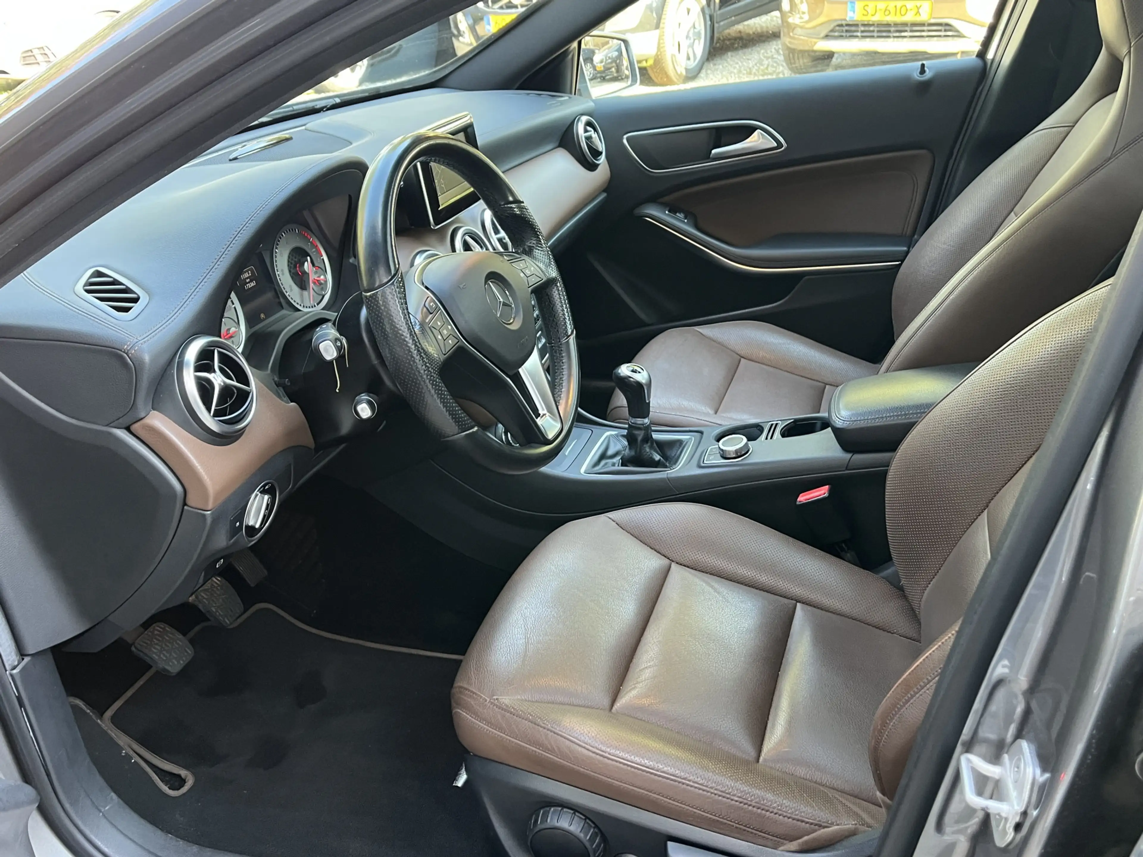 Mercedes-Benz A 180 Prestige 4U3 Ecc/Audio/Navi/Leer/Pano — photo 5