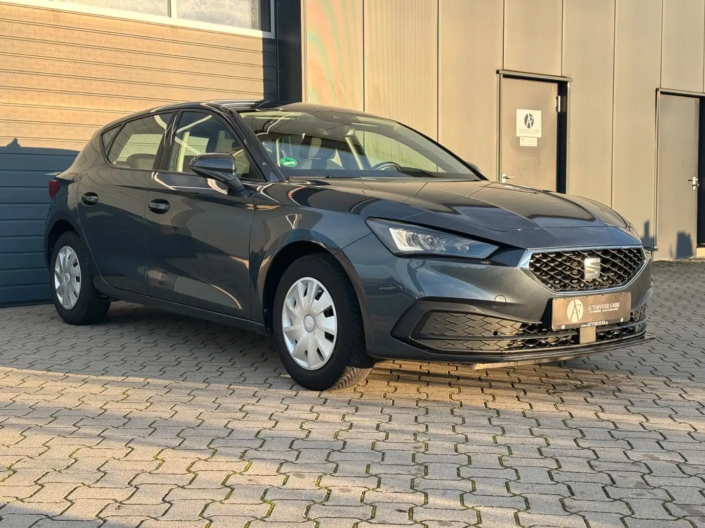 SEAT Leon 1.0 TSI *LED*APP-CONNECT*SZHZG*TEMPOMAT* Grau - 1