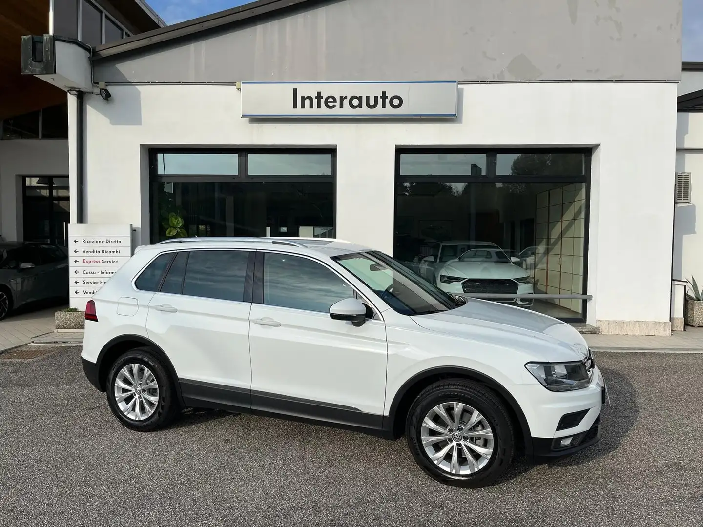 Volkswagen Tiguan Tiguan 2.0 tdi Business 150cv dsg Blanc - 1