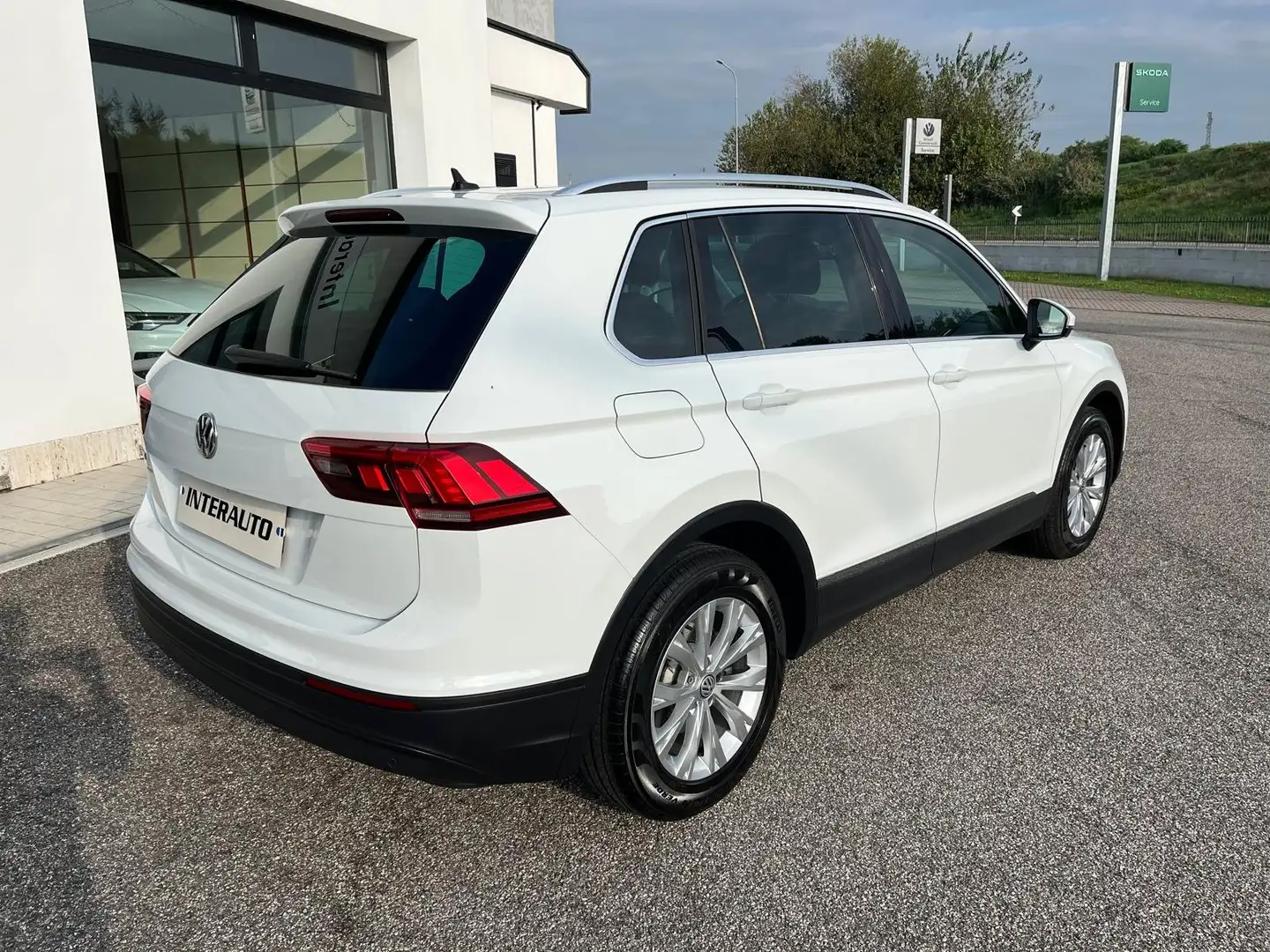 Volkswagen Tiguan Tiguan 2.0 tdi Business 150cv dsg Blanc - 2