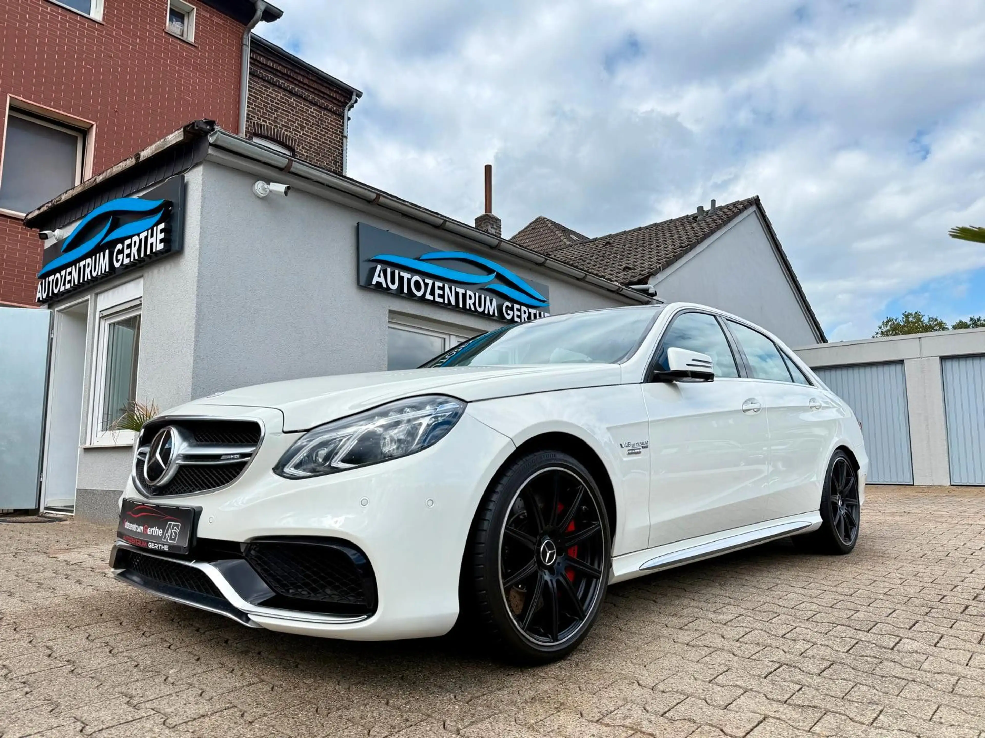 Mercedes-Benz E 63 AMG E 63 S AMG E Limousine 4Matic *RENNTECH*Keramik* — photo 2