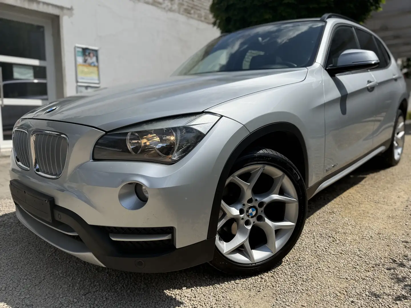 BMW X1 2.0  sDrive16 Gris - 1