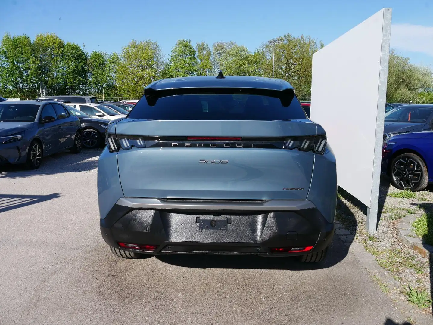 Peugeot 3008 Allure Exclusive HYBRID 145 e-DCS6*NAVI*LED*PDC... Blau - 2