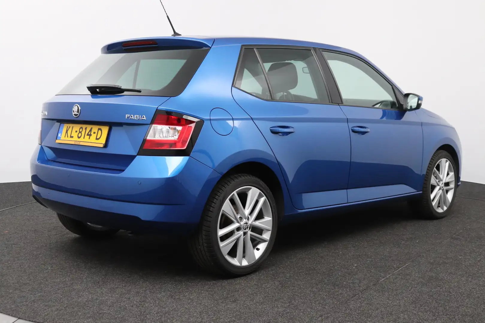Skoda Fabia 1.2 TSI JOY Blauw - 2