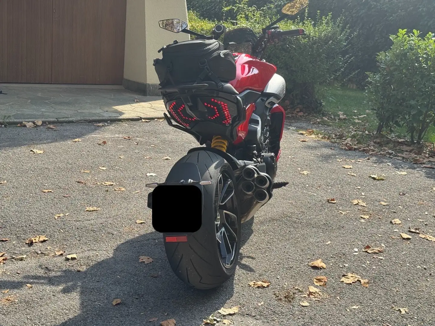 Ducati XDiavel V4 Piros - 1