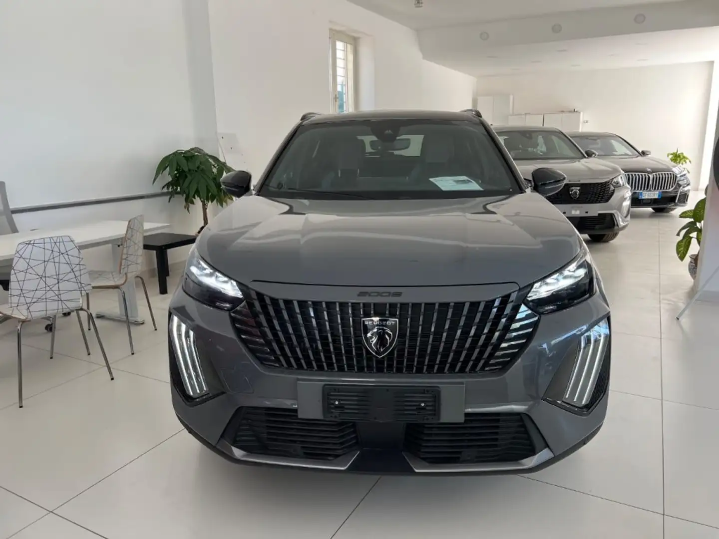 Peugeot 2008 BlueHDi 130 S&S EAT8 GT tua da €289,00 Grigio - 1