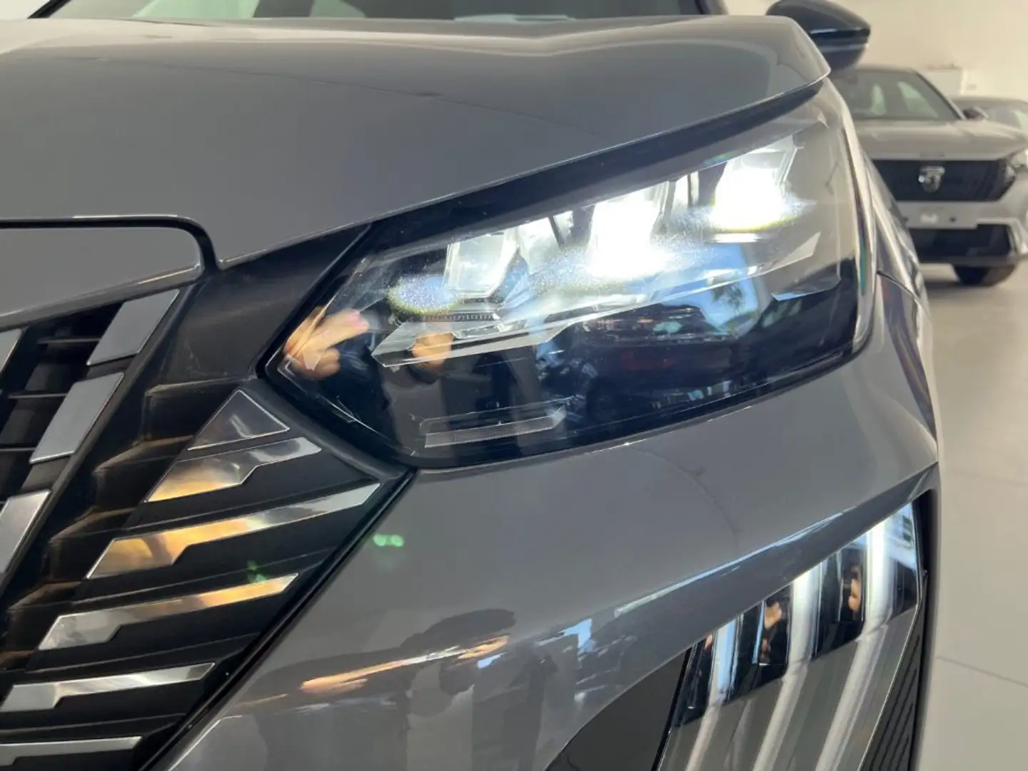 Peugeot 2008 BlueHDi 130 S&S EAT8 GT tua da €289,00 Grigio - 2