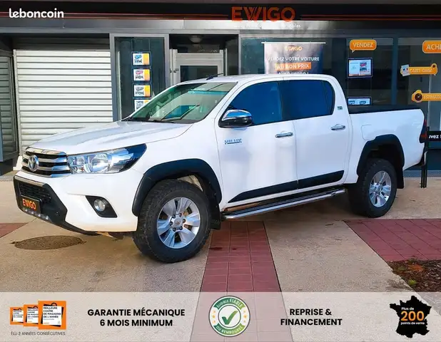 Toyota Hilux double cab 5pl 2.4 d4d 150ch legende sport 4x4 bva 1er main attelage protection rival