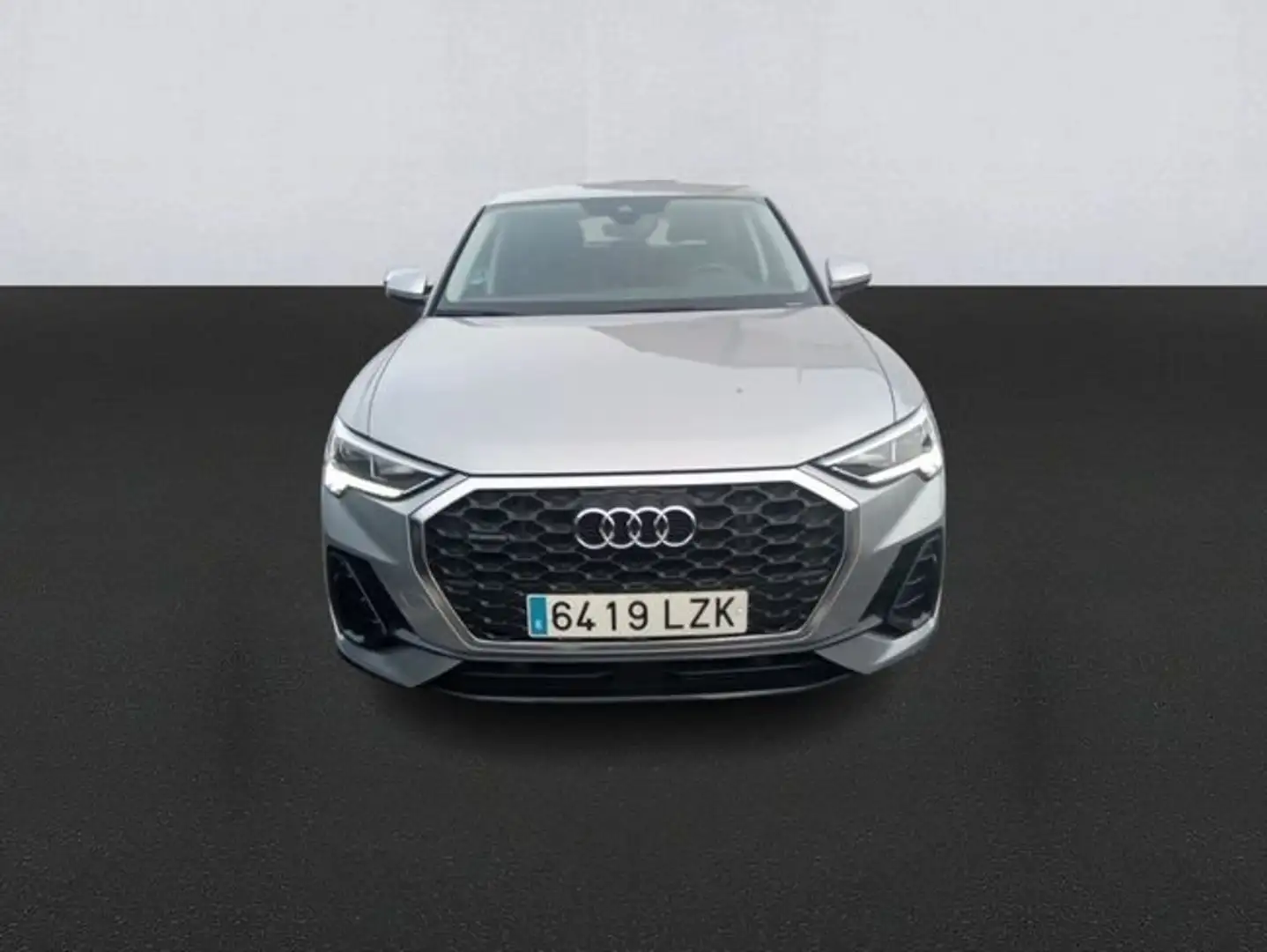 Audi Q3 40 TFSI quattro Advanced Plateado - 2