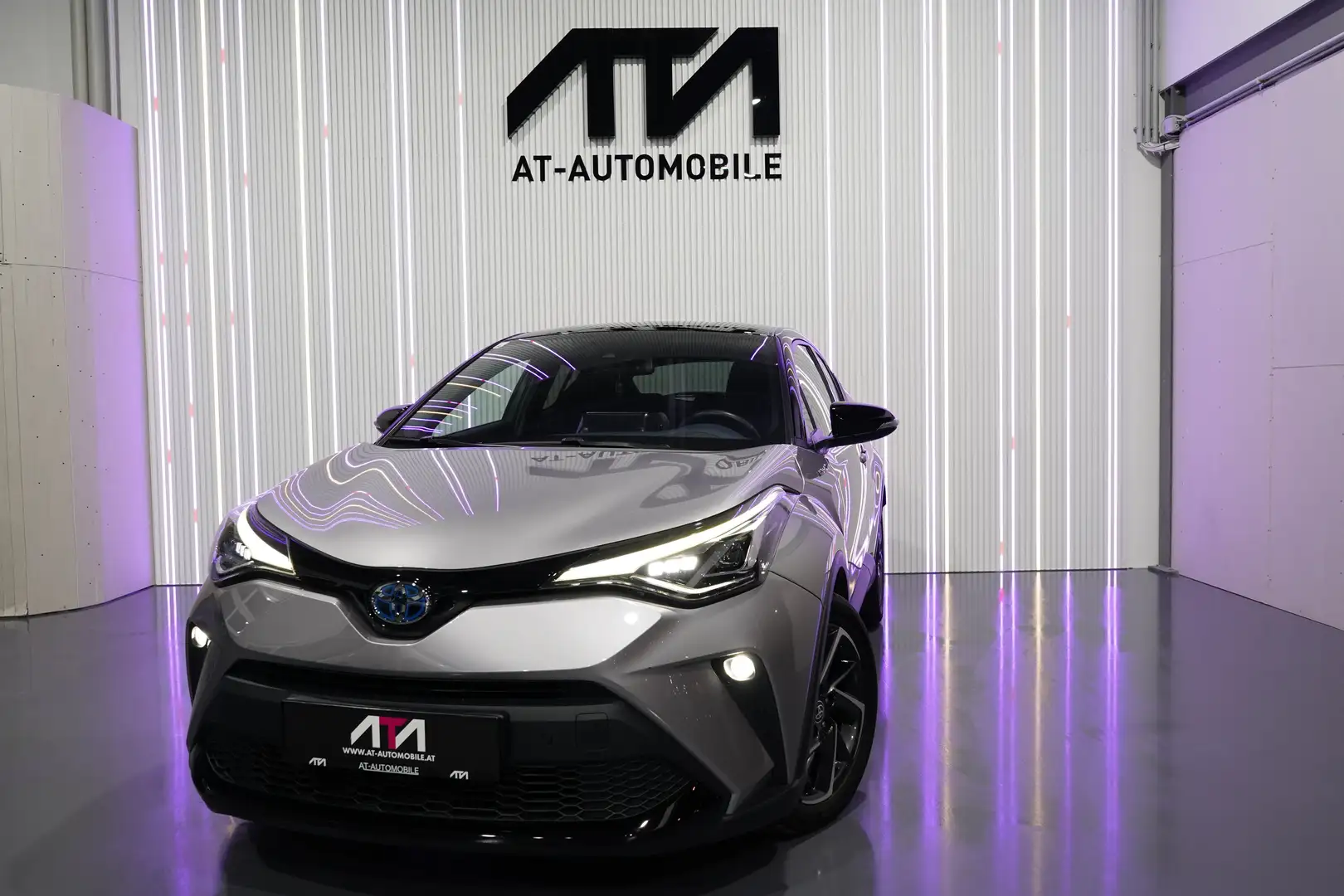 Toyota C-HR Hybrid Lounge - 1