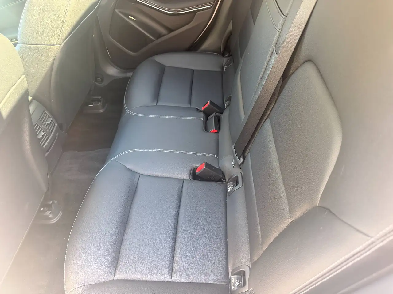 Mercedes-Benz GLA снимка Mercedes-Benz GLA