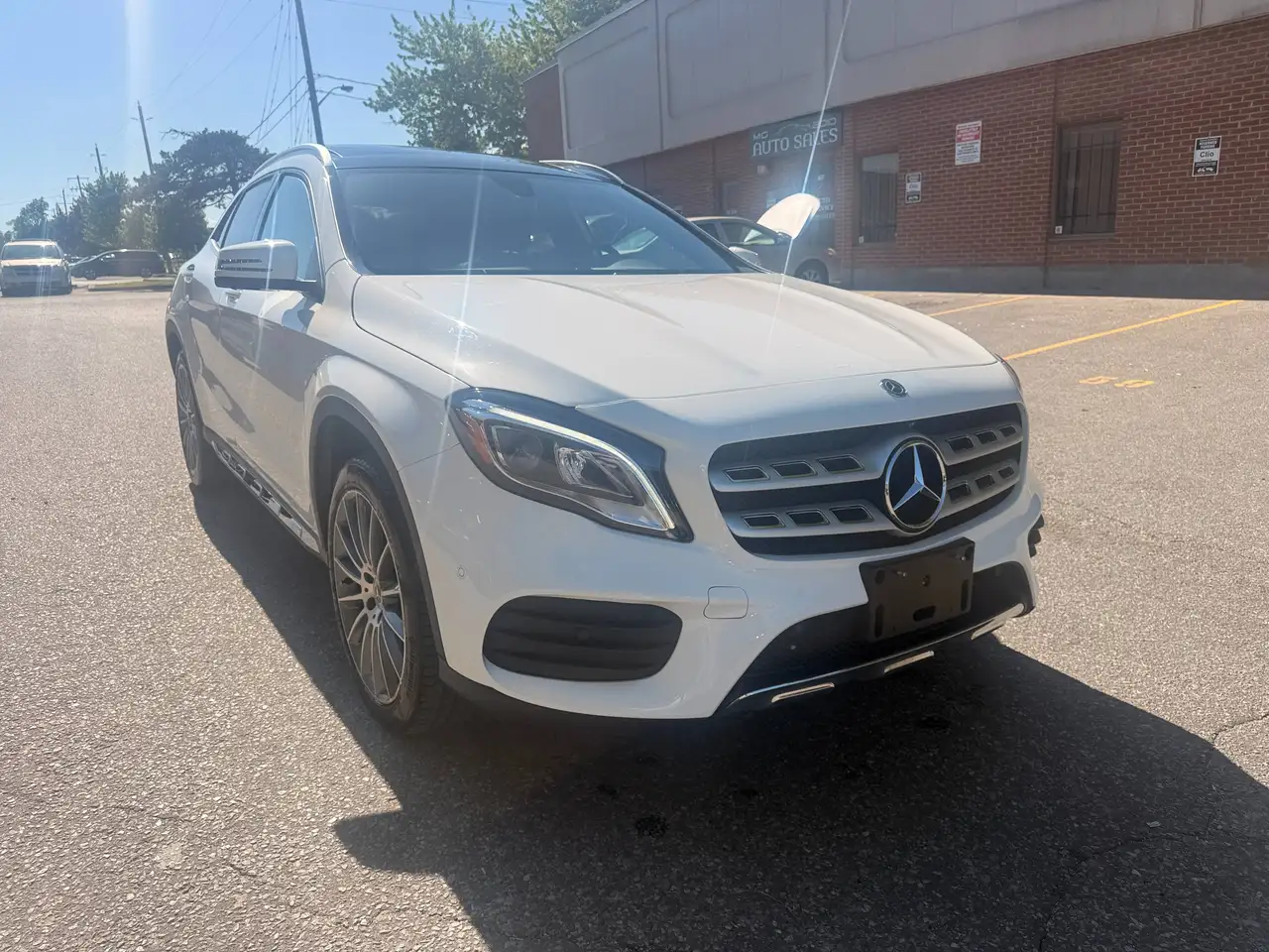 Mercedes-Benz GLA снимка Mercedes-Benz GLA