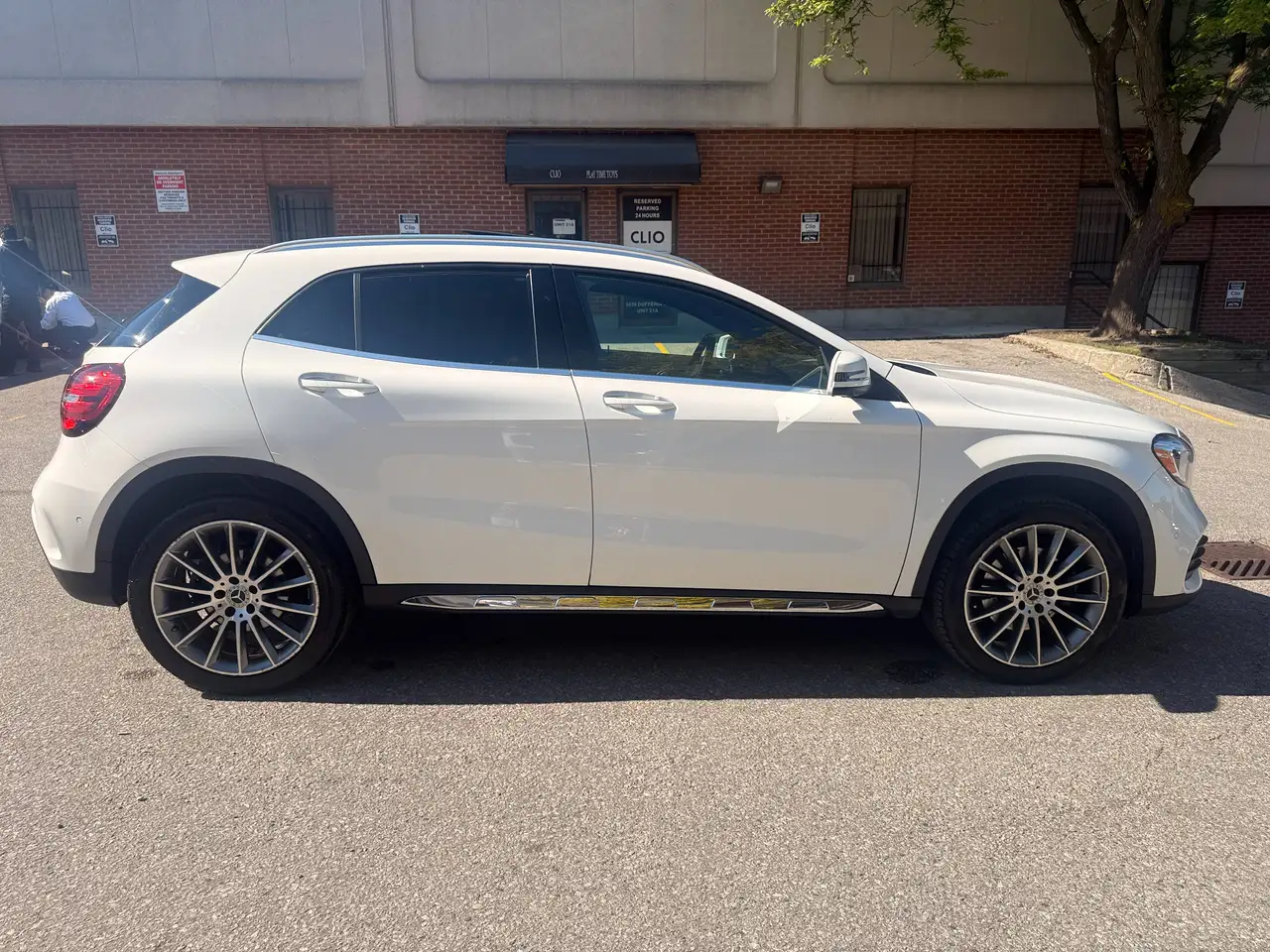 Mercedes-Benz GLA снимка Mercedes-Benz GLA