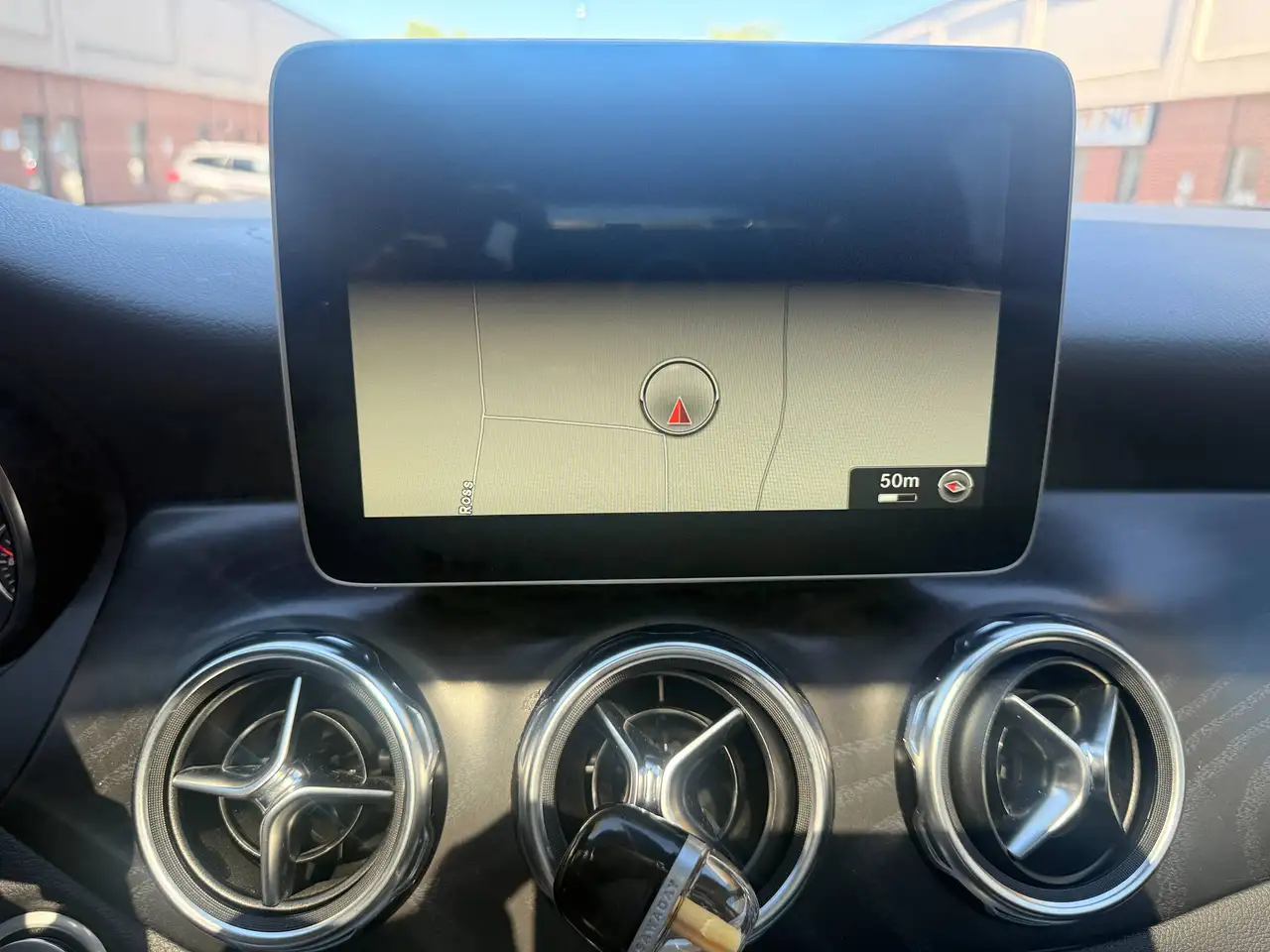 Mercedes-Benz GLA снимка Mercedes-Benz GLA