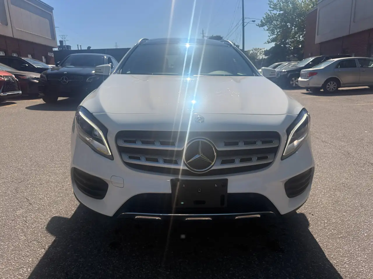 Mercedes-Benz GLA снимка Mercedes-Benz GLA