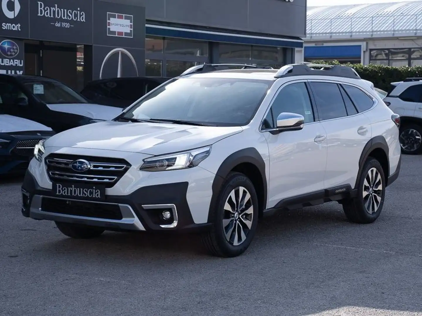 Subaru OUTBACK 2.5i Premium lineartronic Bianco - 1