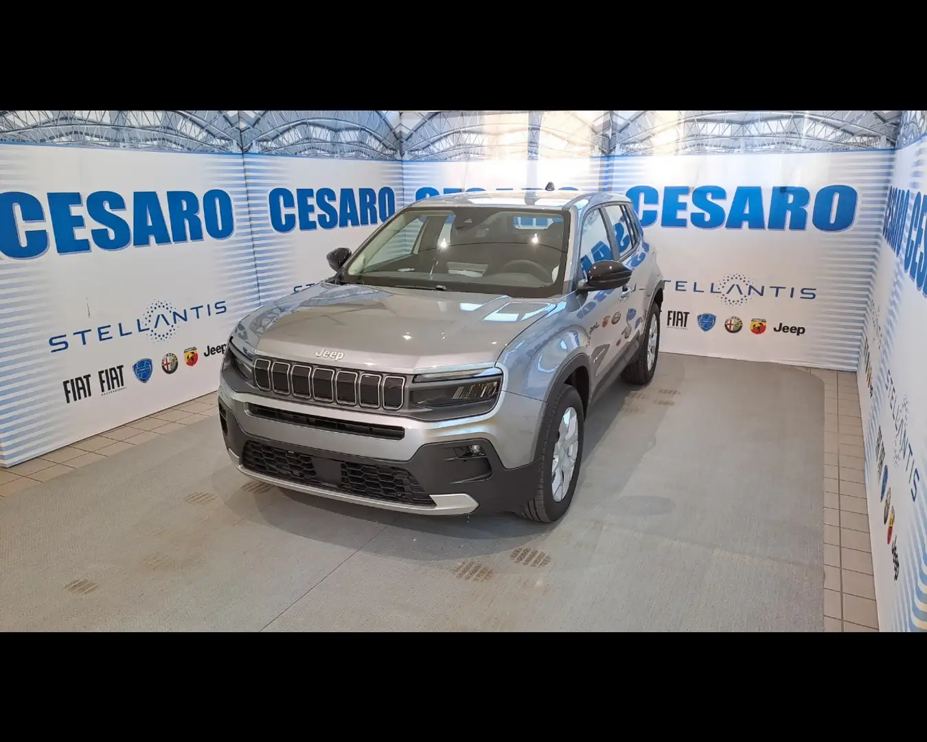 Jeep Avenger 1.2 Turbo e-Hybrid MHEV Altitude Gris - 2