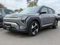 Kia EV3 58,3-kWh FWD Earth UVP 46.213 EUR Grau - thumbnail 1