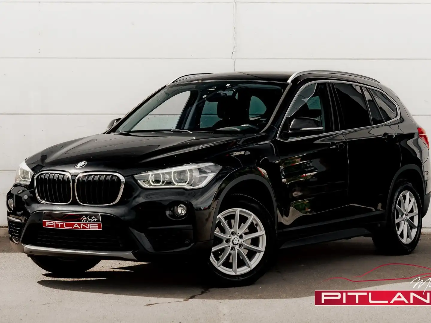 BMW X1 1.5 D sDrive16D SIEGES CUIR / HAYON ELC. / GARANTI Zwart - 1